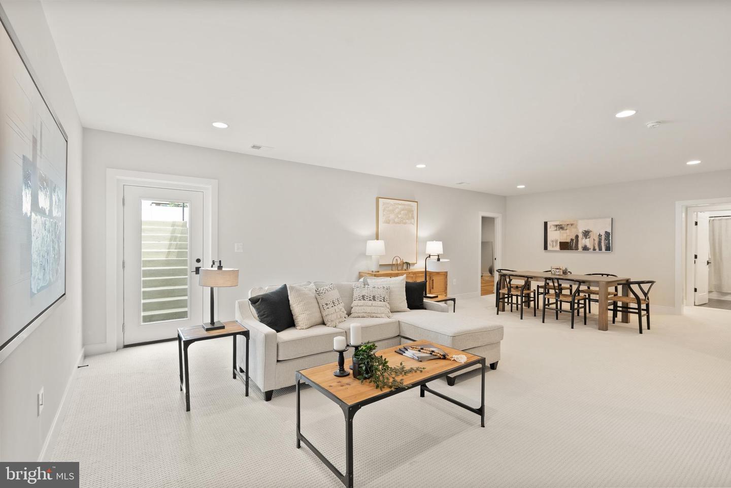 5817 2ND ST S, ARLINGTON, Virginia 22204, 5 Bedrooms Bedrooms, ,4 BathroomsBathrooms,Residential,For sale,5817 2ND ST S,VAAR2053604 MLS # VAAR2053604