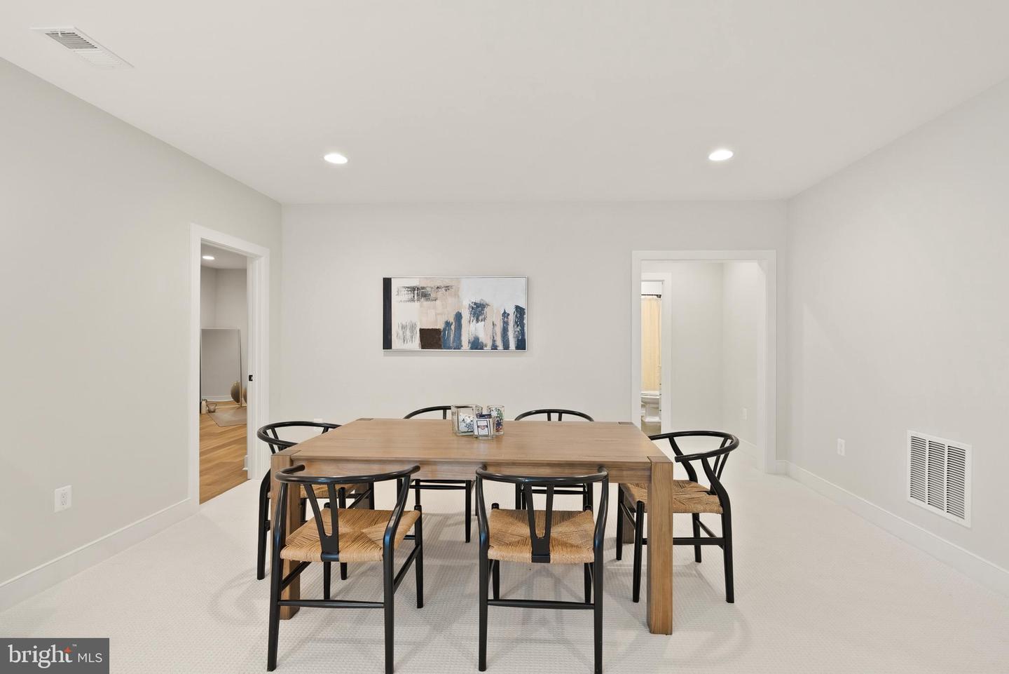 5817 2ND ST S, ARLINGTON, Virginia 22204, 5 Bedrooms Bedrooms, ,4 BathroomsBathrooms,Residential,For sale,5817 2ND ST S,VAAR2053604 MLS # VAAR2053604