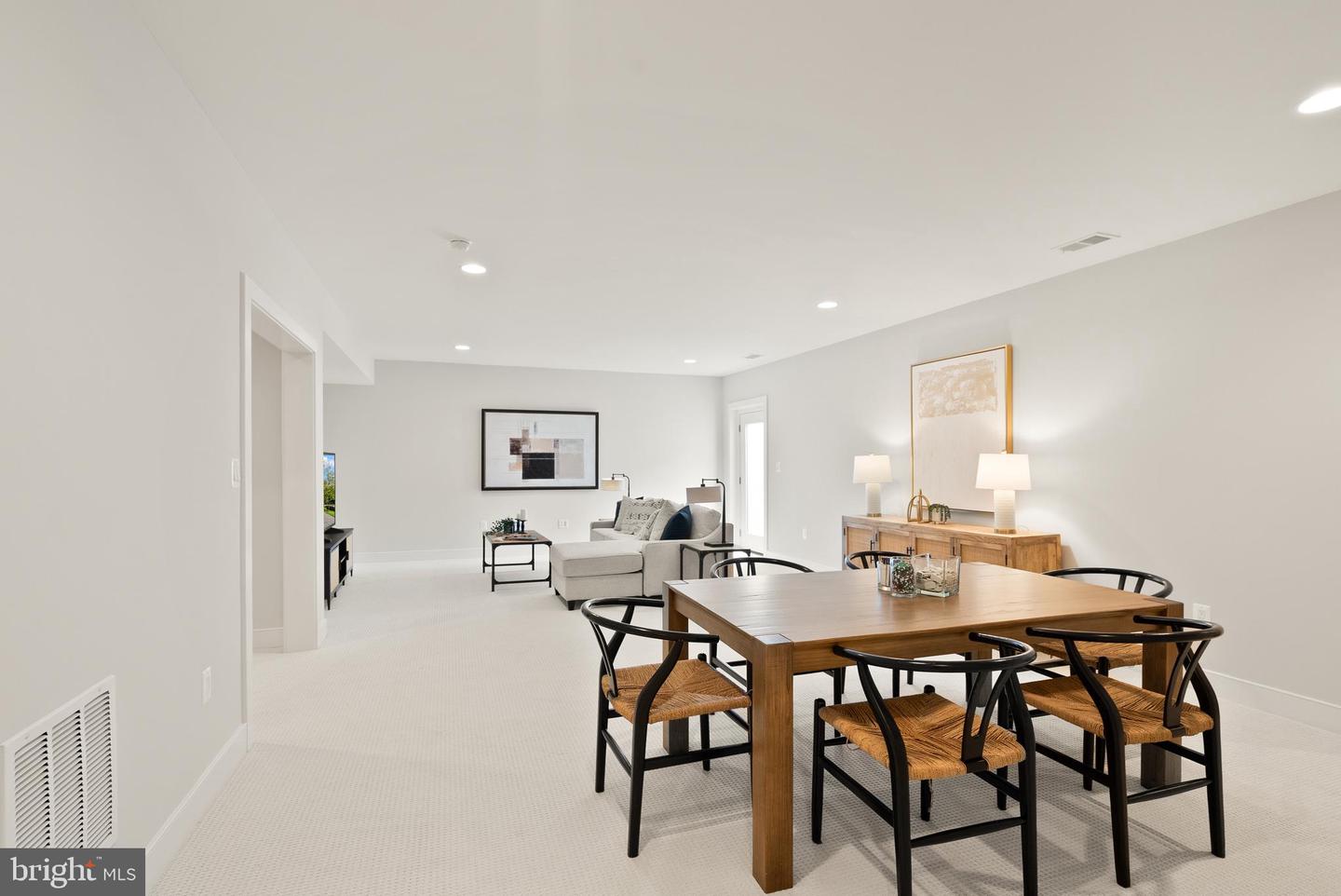 5817 2ND ST S, ARLINGTON, Virginia 22204, 5 Bedrooms Bedrooms, ,4 BathroomsBathrooms,Residential,For sale,5817 2ND ST S,VAAR2053604 MLS # VAAR2053604