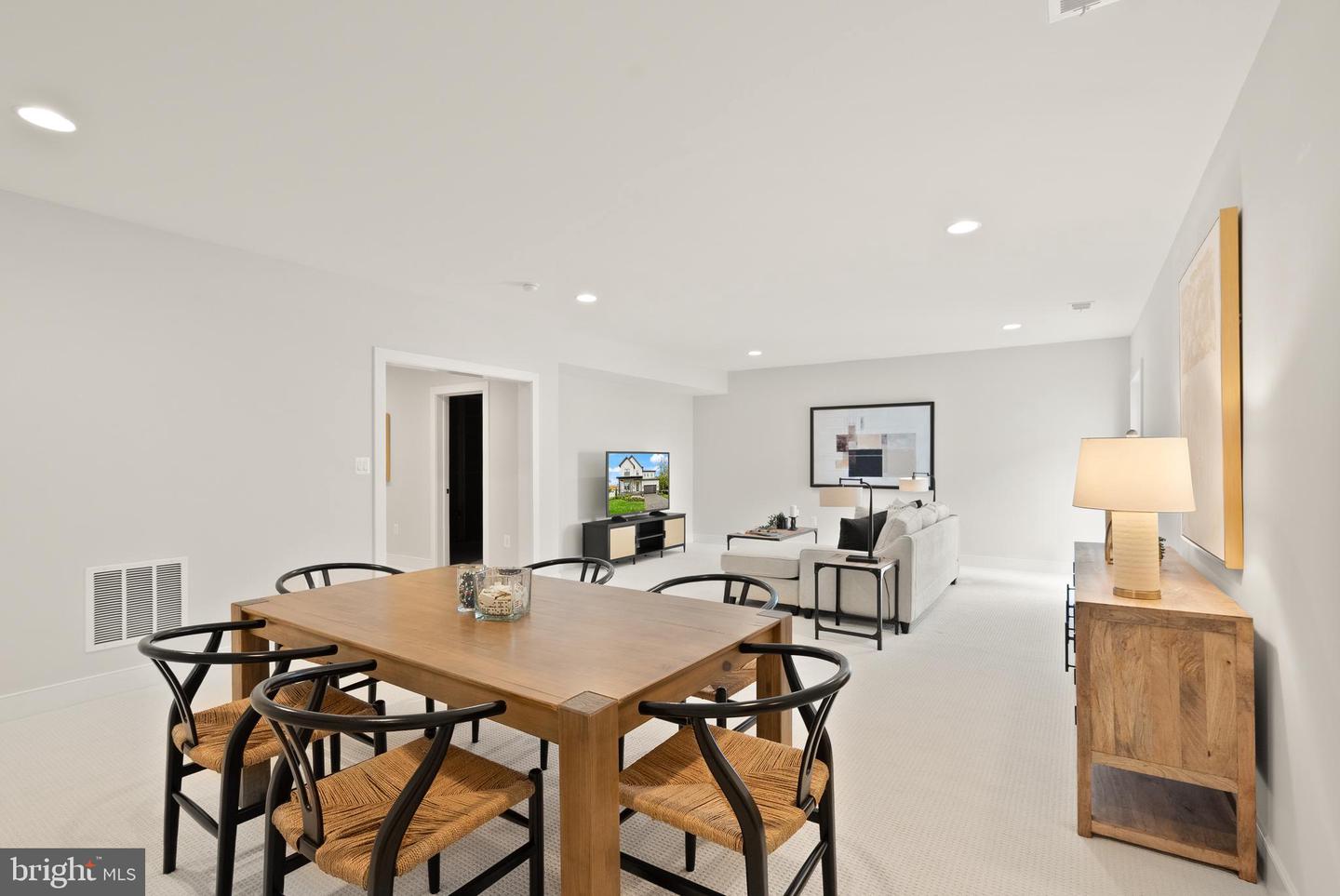 5817 2ND ST S, ARLINGTON, Virginia 22204, 5 Bedrooms Bedrooms, ,4 BathroomsBathrooms,Residential,For sale,5817 2ND ST S,VAAR2053604 MLS # VAAR2053604