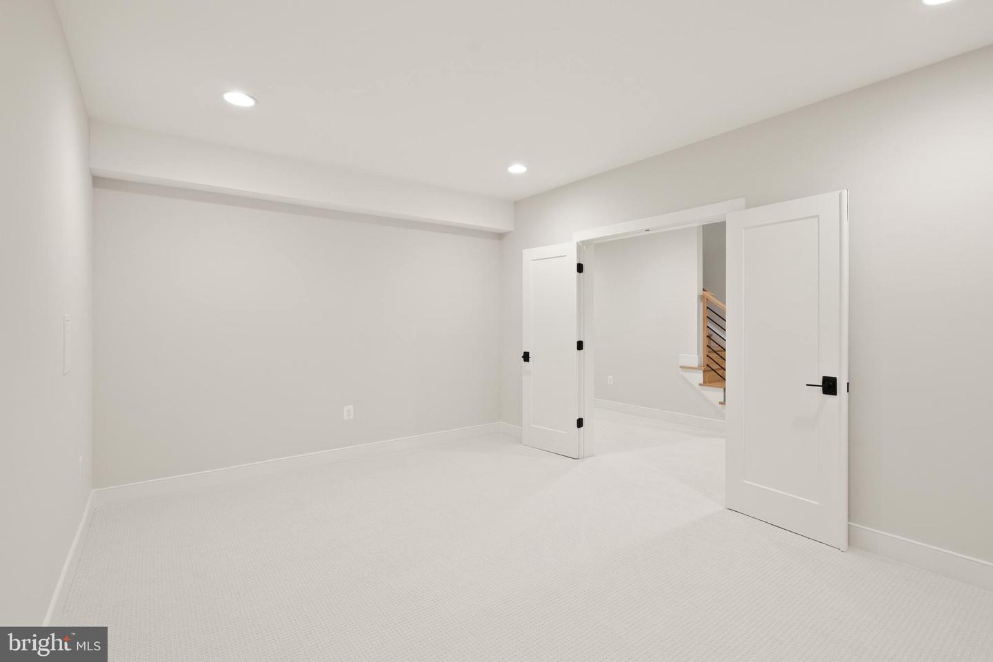 5817 2ND ST S, ARLINGTON, Virginia 22204, 5 Bedrooms Bedrooms, ,4 BathroomsBathrooms,Residential,For sale,5817 2ND ST S,VAAR2053604 MLS # VAAR2053604
