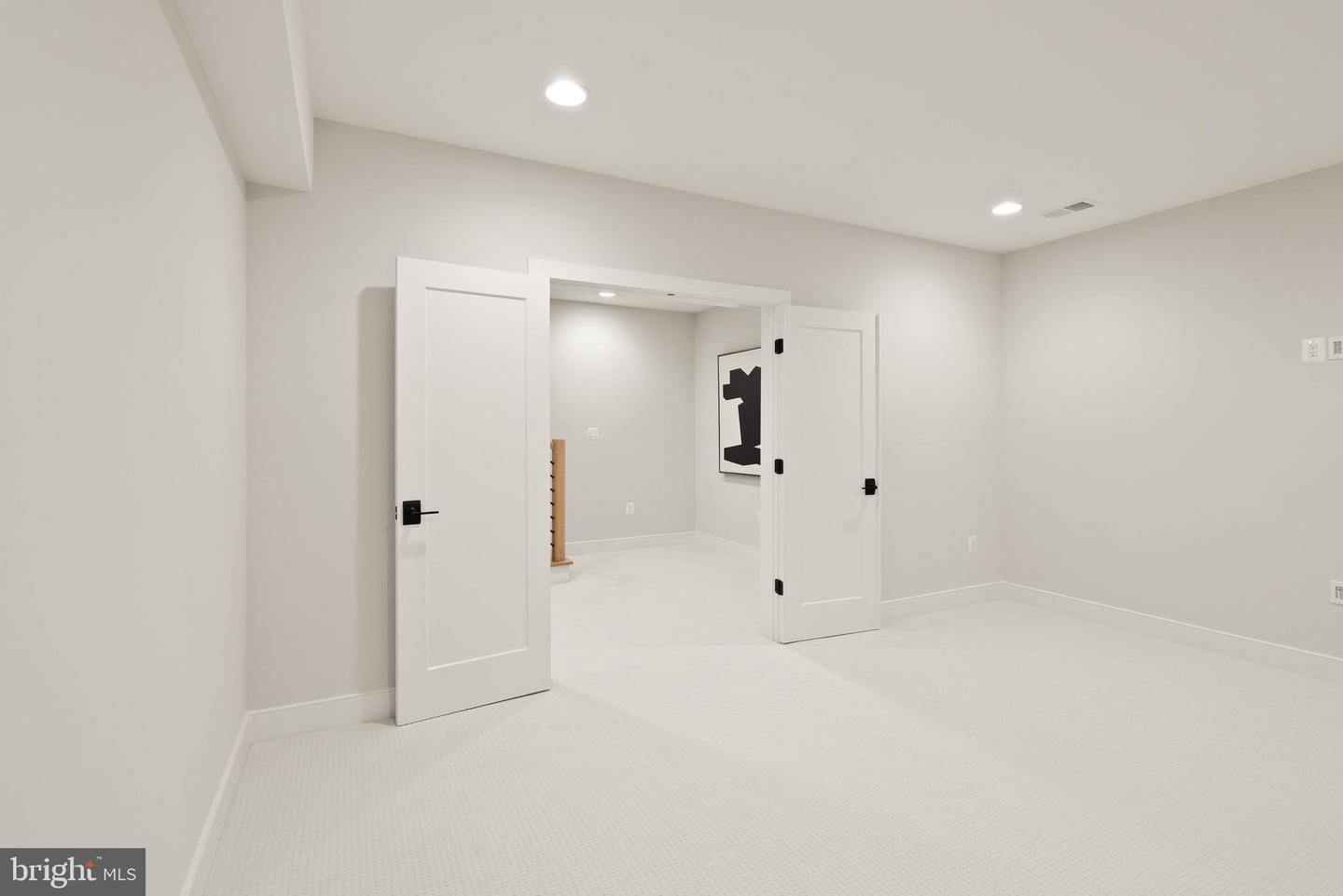 5817 2ND ST S, ARLINGTON, Virginia 22204, 5 Bedrooms Bedrooms, ,4 BathroomsBathrooms,Residential,For sale,5817 2ND ST S,VAAR2053604 MLS # VAAR2053604