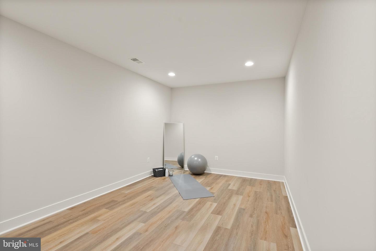5817 2ND ST S, ARLINGTON, Virginia 22204, 5 Bedrooms Bedrooms, ,4 BathroomsBathrooms,Residential,For sale,5817 2ND ST S,VAAR2053604 MLS # VAAR2053604
