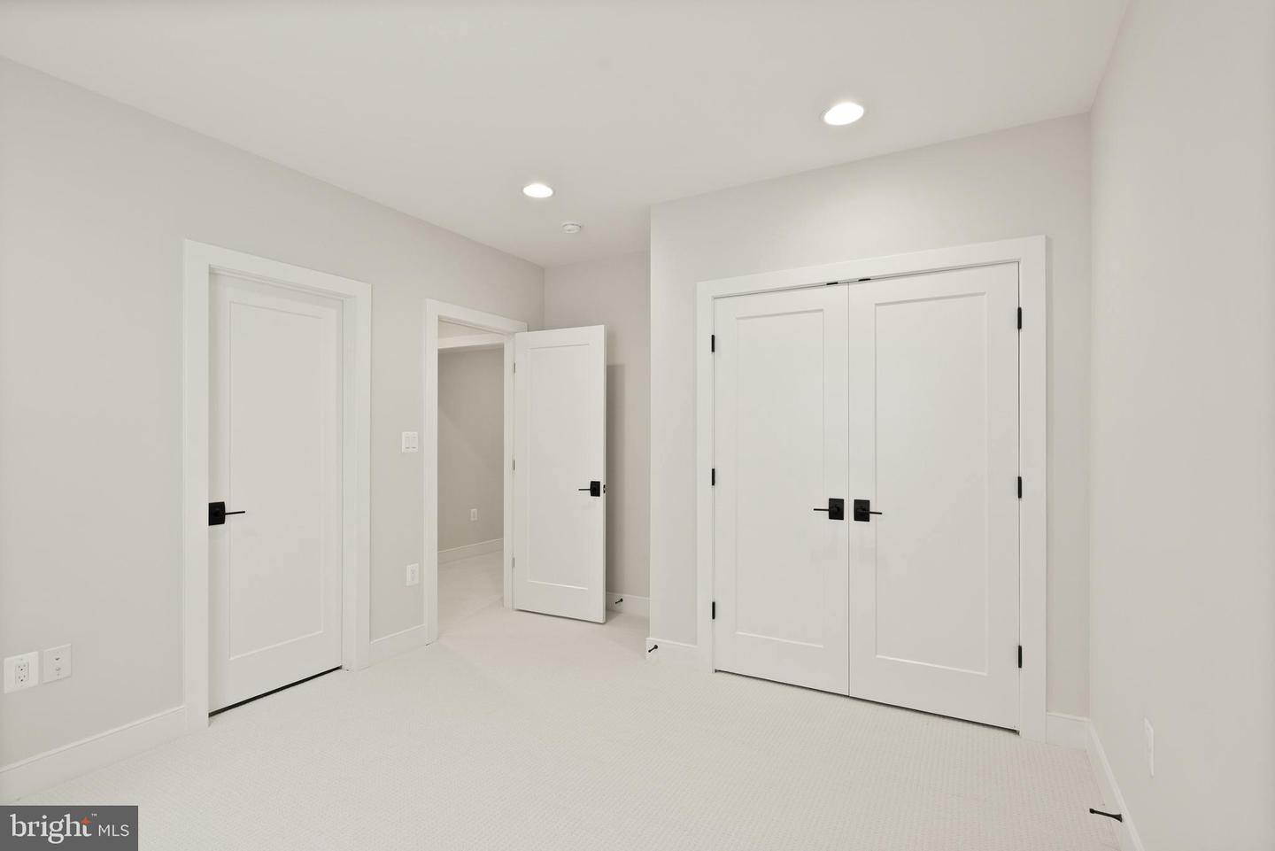 5817 2ND ST S, ARLINGTON, Virginia 22204, 5 Bedrooms Bedrooms, ,4 BathroomsBathrooms,Residential,For sale,5817 2ND ST S,VAAR2053604 MLS # VAAR2053604