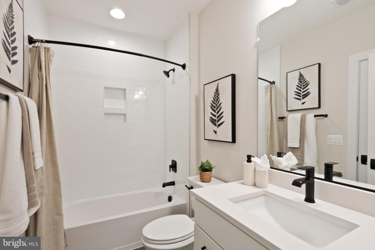 5817 2ND ST S, ARLINGTON, Virginia 22204, 5 Bedrooms Bedrooms, ,4 BathroomsBathrooms,Residential,For sale,5817 2ND ST S,VAAR2053604 MLS # VAAR2053604
