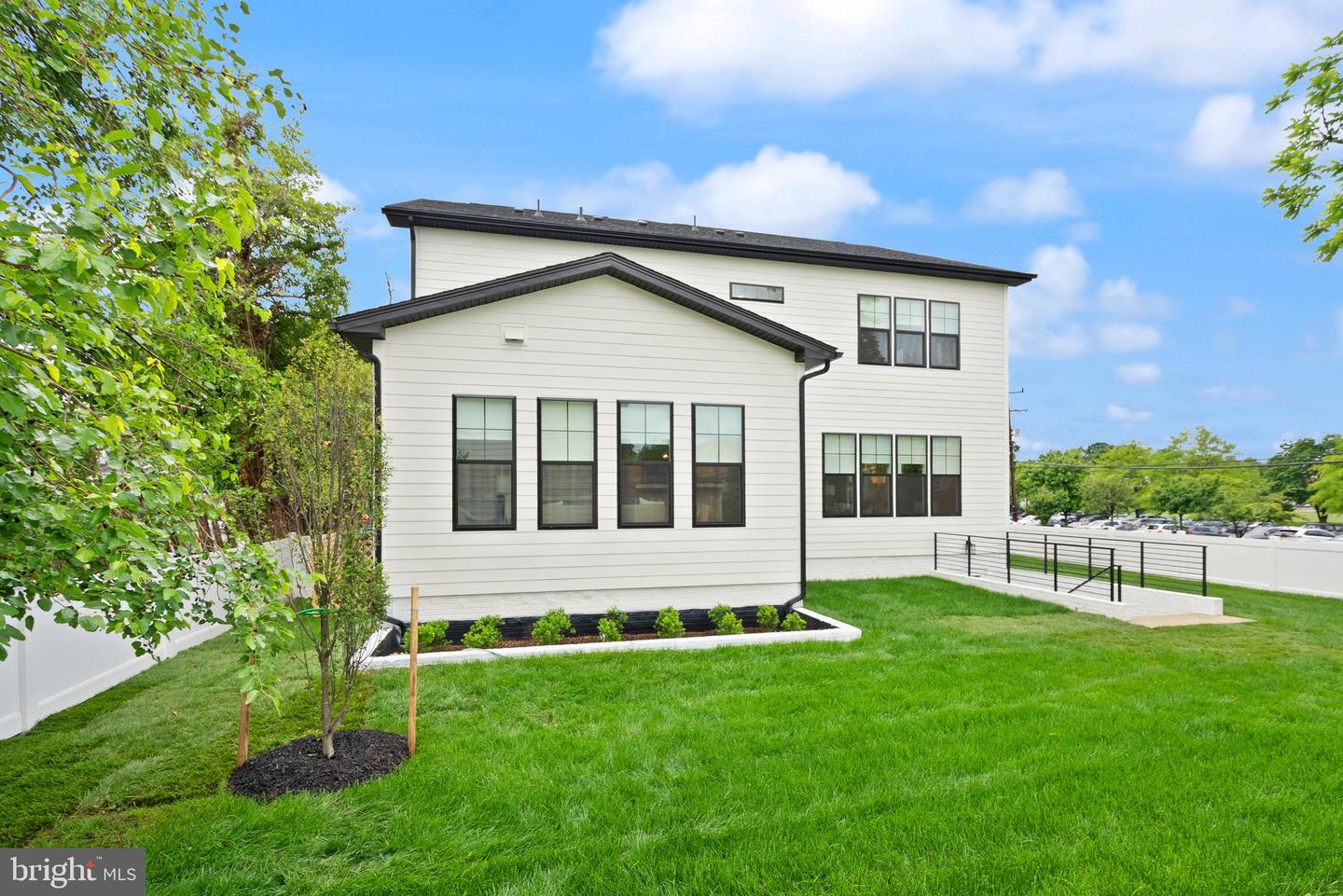 5817 2ND ST S, ARLINGTON, Virginia 22204, 5 Bedrooms Bedrooms, ,4 BathroomsBathrooms,Residential,For sale,5817 2ND ST S,VAAR2053604 MLS # VAAR2053604