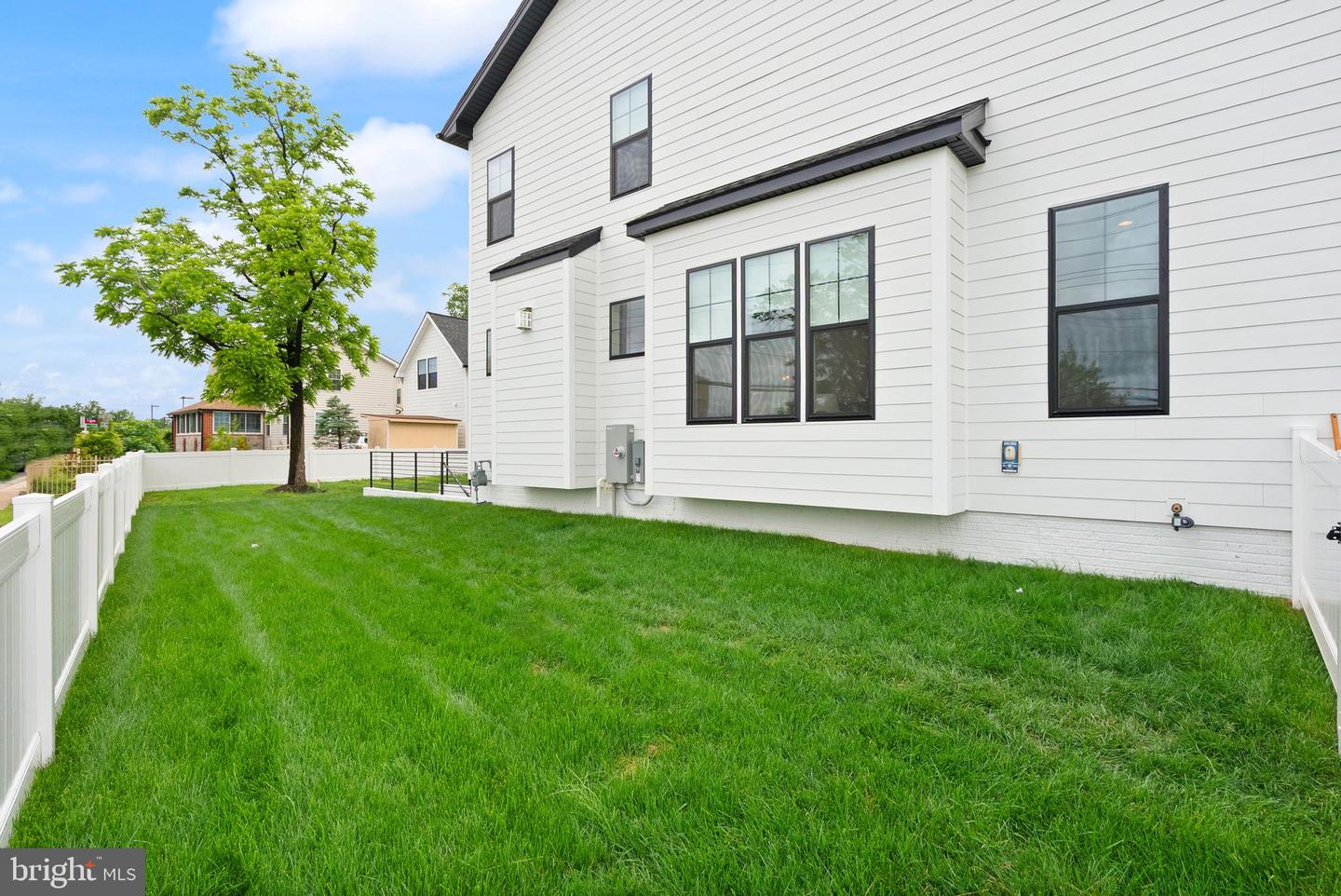 5817 2ND ST S, ARLINGTON, Virginia 22204, 5 Bedrooms Bedrooms, ,4 BathroomsBathrooms,Residential,For sale,5817 2ND ST S,VAAR2053604 MLS # VAAR2053604