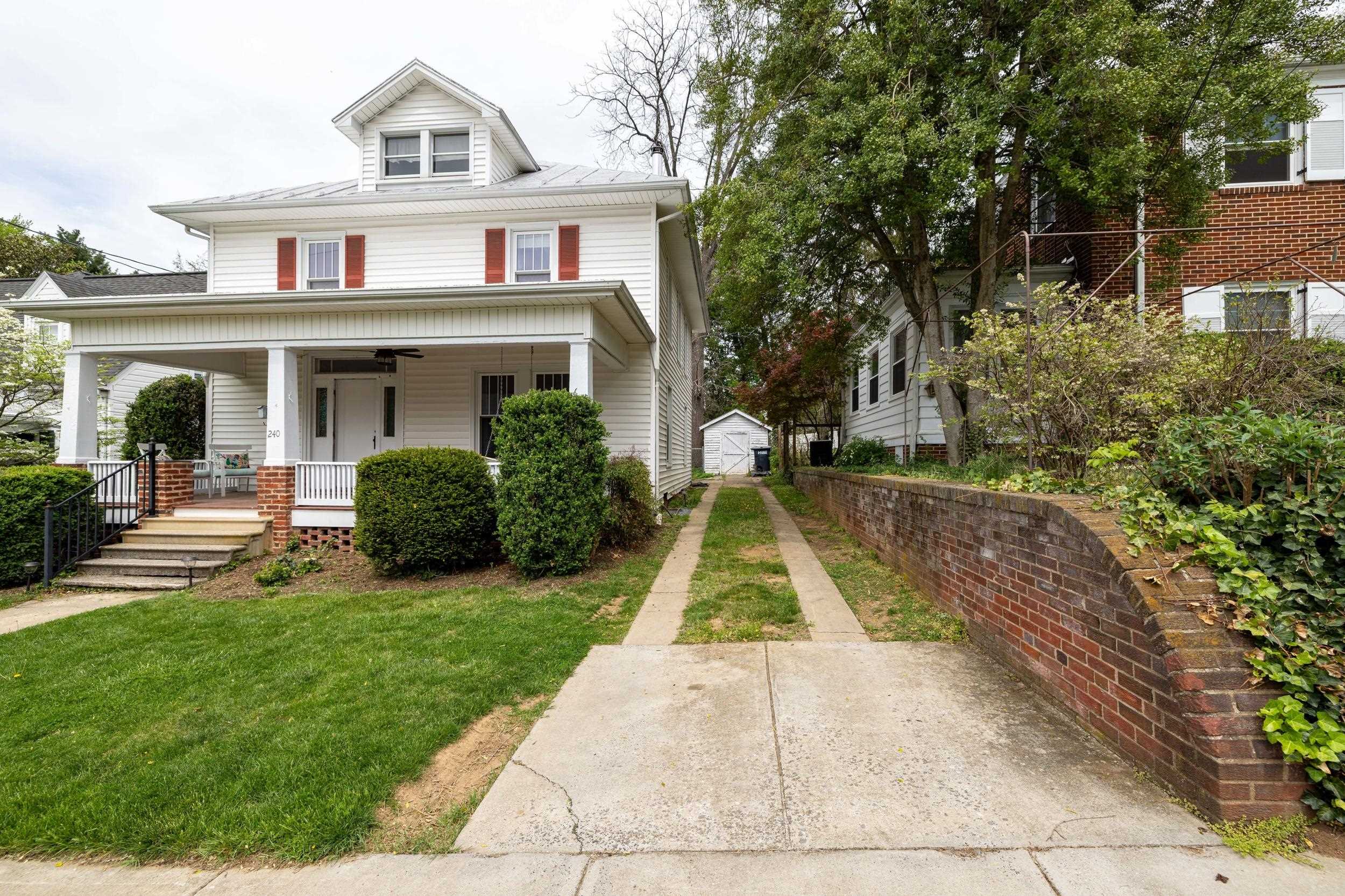 240 W VIEW ST, HARRISONBURG, Virginia 22801, 3 Bedrooms Bedrooms, ,2 BathroomsBathrooms,Residential,240 W VIEW ST,663572 MLS # 663572