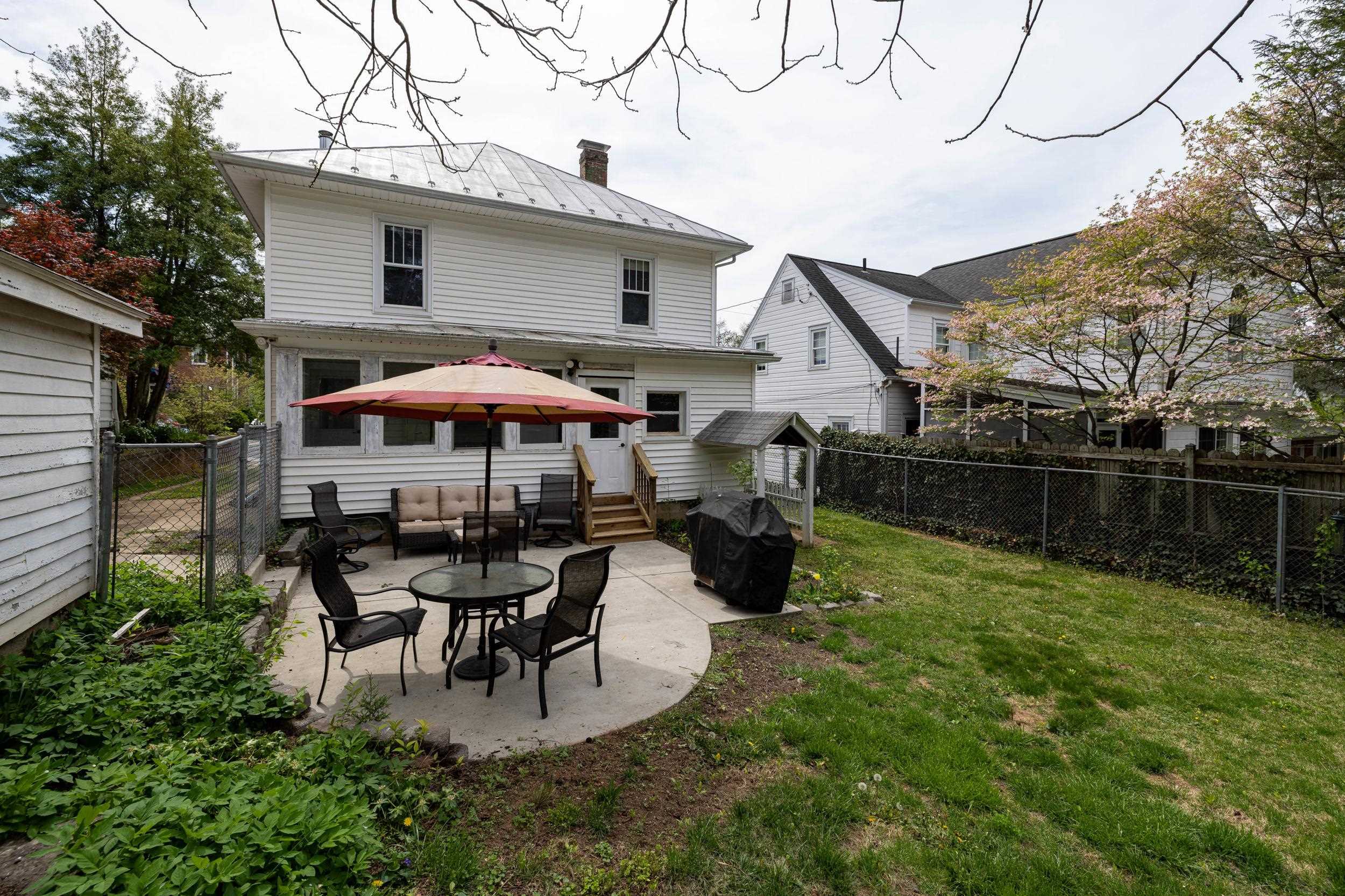 240 W VIEW ST, HARRISONBURG, Virginia 22801, 3 Bedrooms Bedrooms, ,2 BathroomsBathrooms,Residential,240 W VIEW ST,663572 MLS # 663572