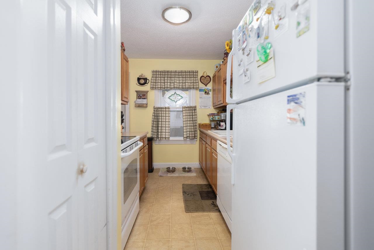 310 E SPOTSWOOD AVE, ELKTON, Virginia 22827, 3 Bedrooms Bedrooms, ,1 BathroomBathrooms,Residential,310 E SPOTSWOOD AVE,665284 MLS # 665284