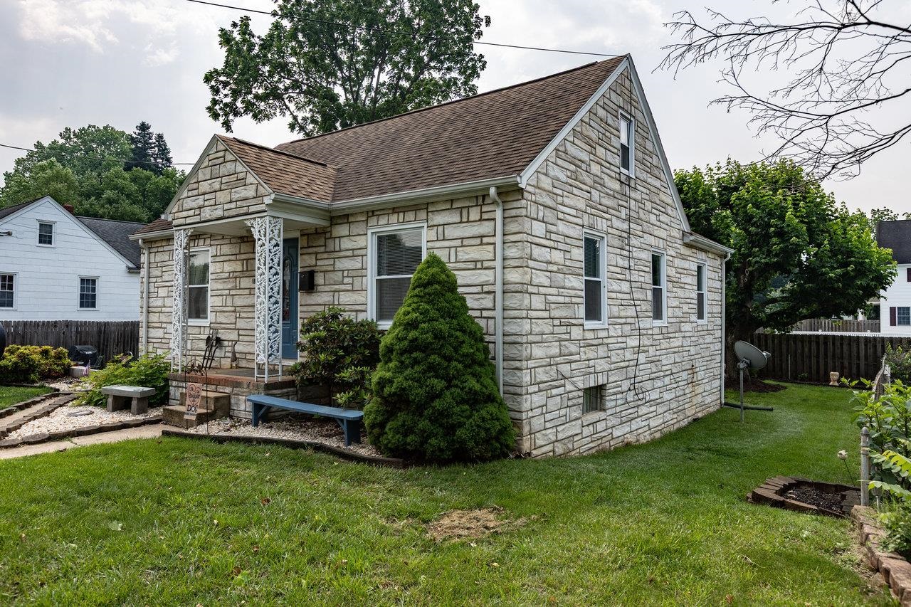 310 E SPOTSWOOD AVE, ELKTON, Virginia 22827, 3 Bedrooms Bedrooms, ,1 BathroomBathrooms,Residential,310 E SPOTSWOOD AVE,665284 MLS # 665284
