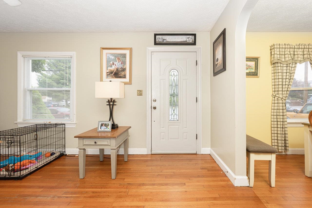 310 E SPOTSWOOD AVE, ELKTON, Virginia 22827, 3 Bedrooms Bedrooms, ,1 BathroomBathrooms,Residential,310 E SPOTSWOOD AVE,665284 MLS # 665284