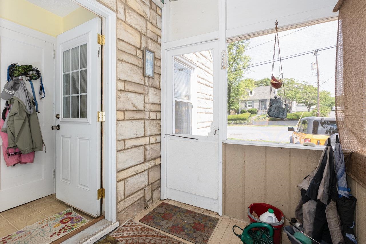 310 E SPOTSWOOD AVE, ELKTON, Virginia 22827, 3 Bedrooms Bedrooms, ,1 BathroomBathrooms,Residential,310 E SPOTSWOOD AVE,665284 MLS # 665284