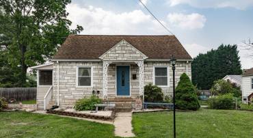 310 E SPOTSWOOD AVE, ELKTON, Virginia 22827, 3 Bedrooms Bedrooms, ,1 BathroomBathrooms,Residential,310 E SPOTSWOOD AVE,665284 MLS # 665284