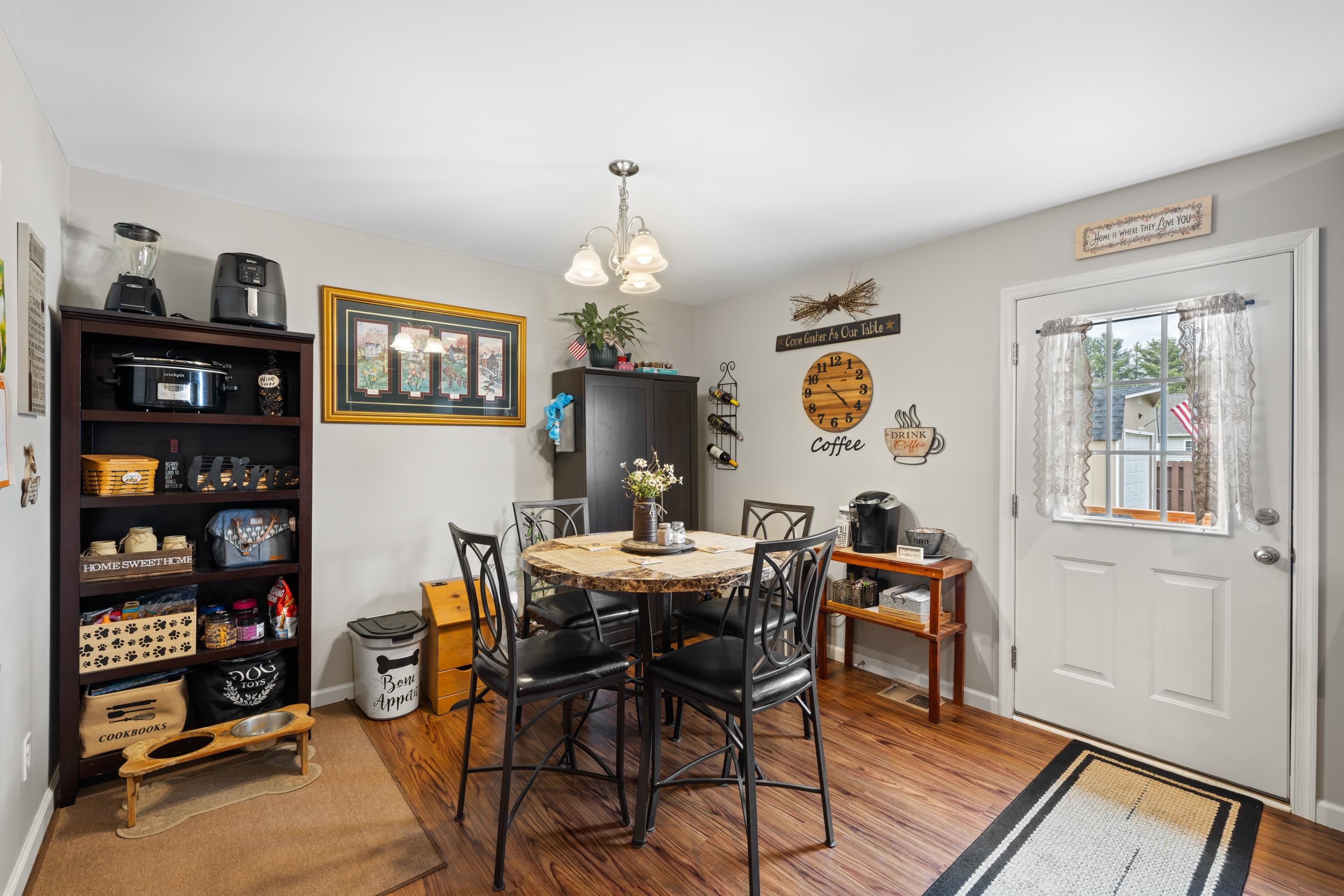300 8TH ST, GROTTOES, Virginia 24441, 3 Bedrooms Bedrooms, ,2 BathroomsBathrooms,Residential,300 8TH ST,665288 MLS # 665288