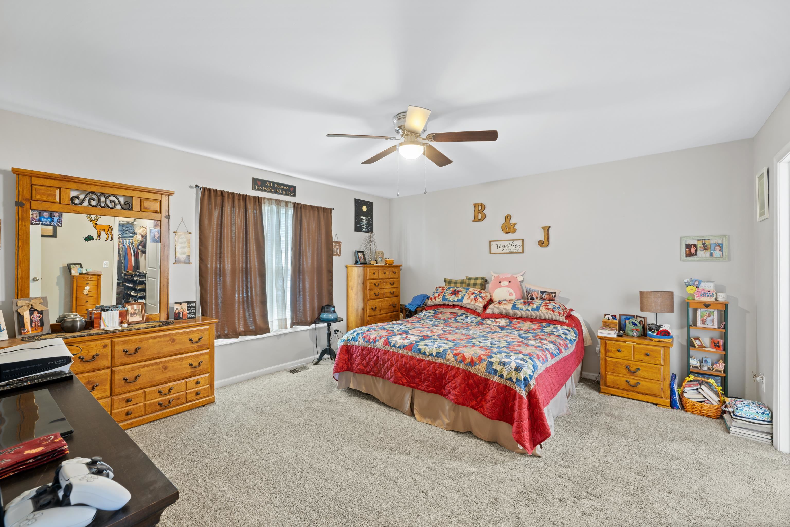 300 8TH ST, GROTTOES, Virginia 24441, 3 Bedrooms Bedrooms, ,2 BathroomsBathrooms,Residential,300 8TH ST,665288 MLS # 665288