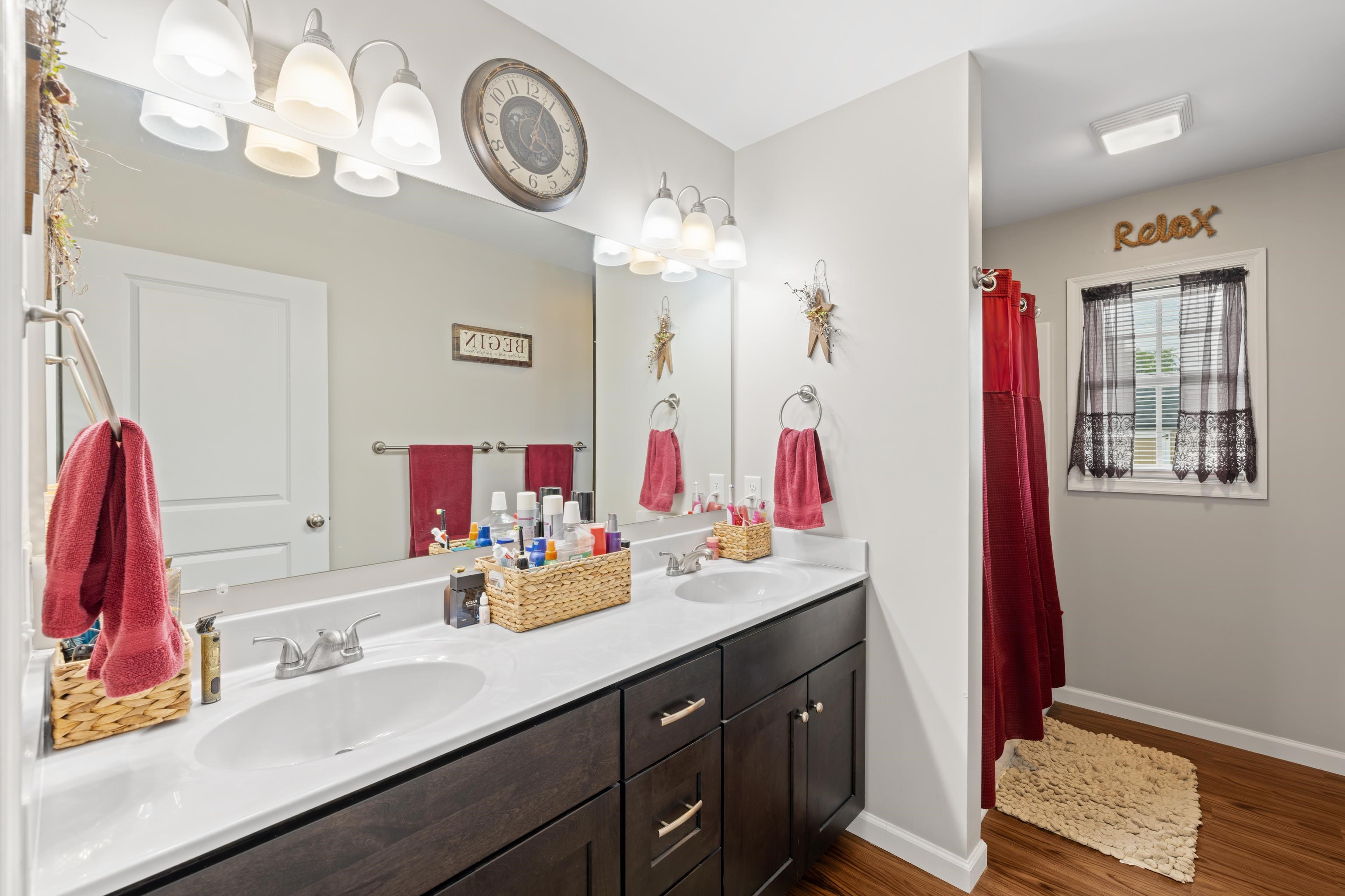 300 8TH ST, GROTTOES, Virginia 24441, 3 Bedrooms Bedrooms, ,2 BathroomsBathrooms,Residential,300 8TH ST,665288 MLS # 665288