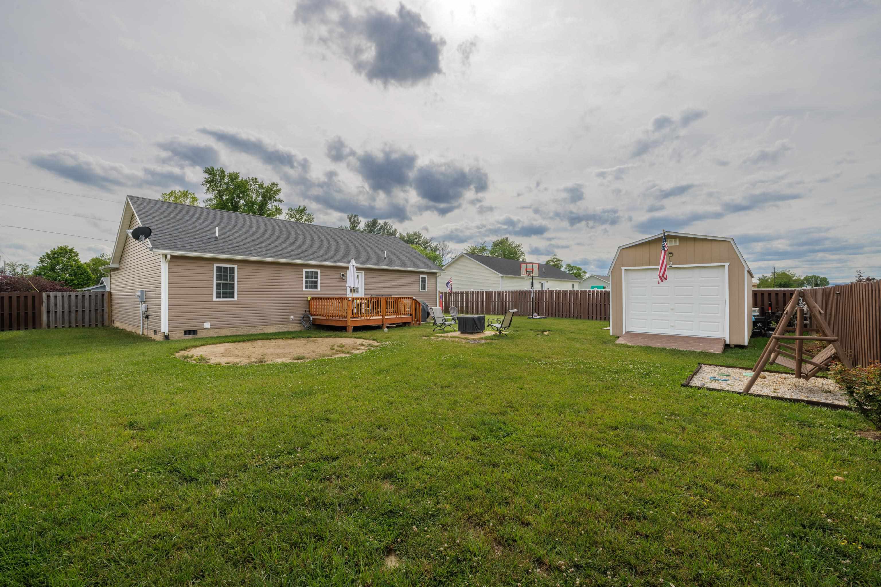 300 8TH ST, GROTTOES, Virginia 24441, 3 Bedrooms Bedrooms, ,2 BathroomsBathrooms,Residential,300 8TH ST,665288 MLS # 665288