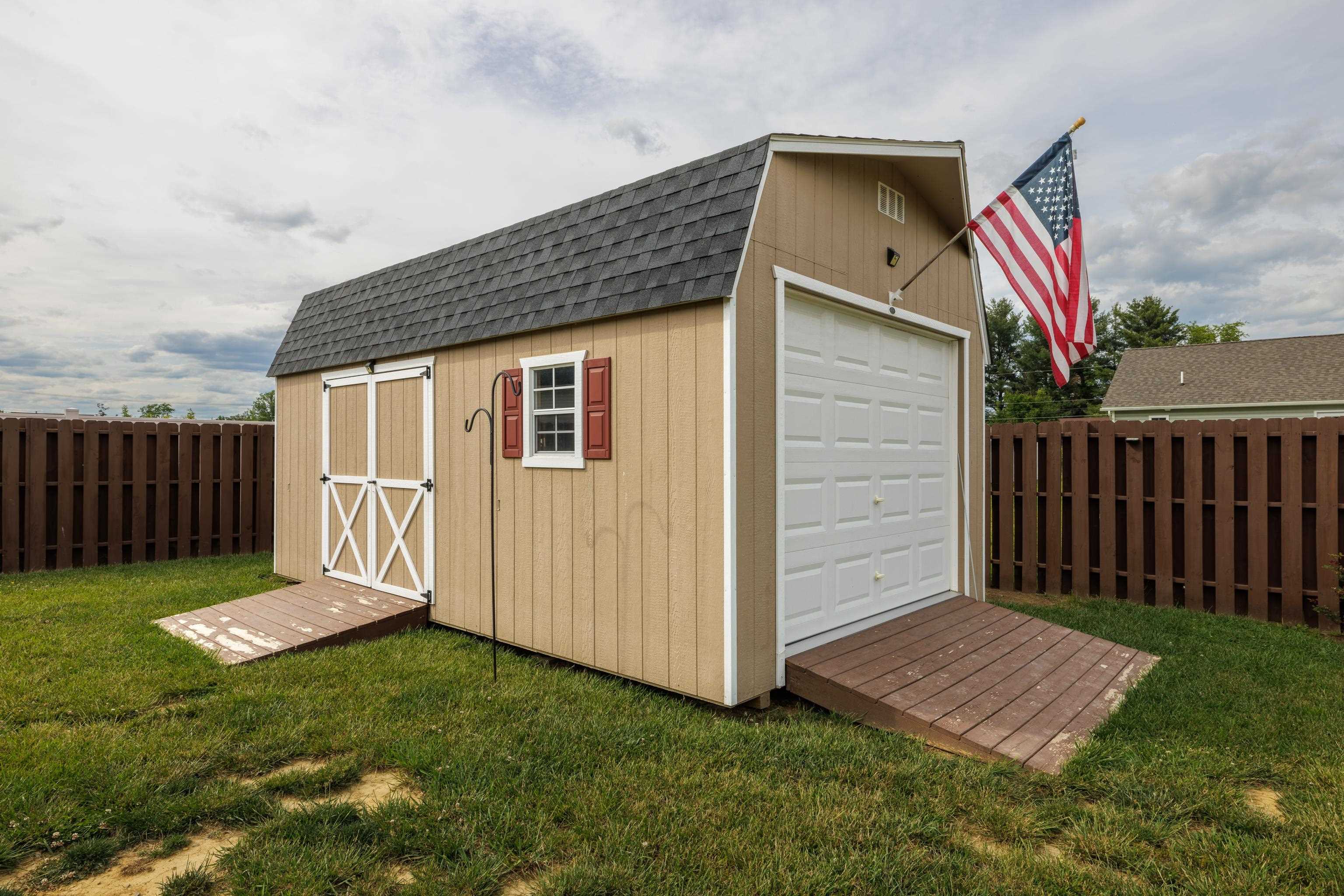 300 8TH ST, GROTTOES, Virginia 24441, 3 Bedrooms Bedrooms, ,2 BathroomsBathrooms,Residential,300 8TH ST,665288 MLS # 665288