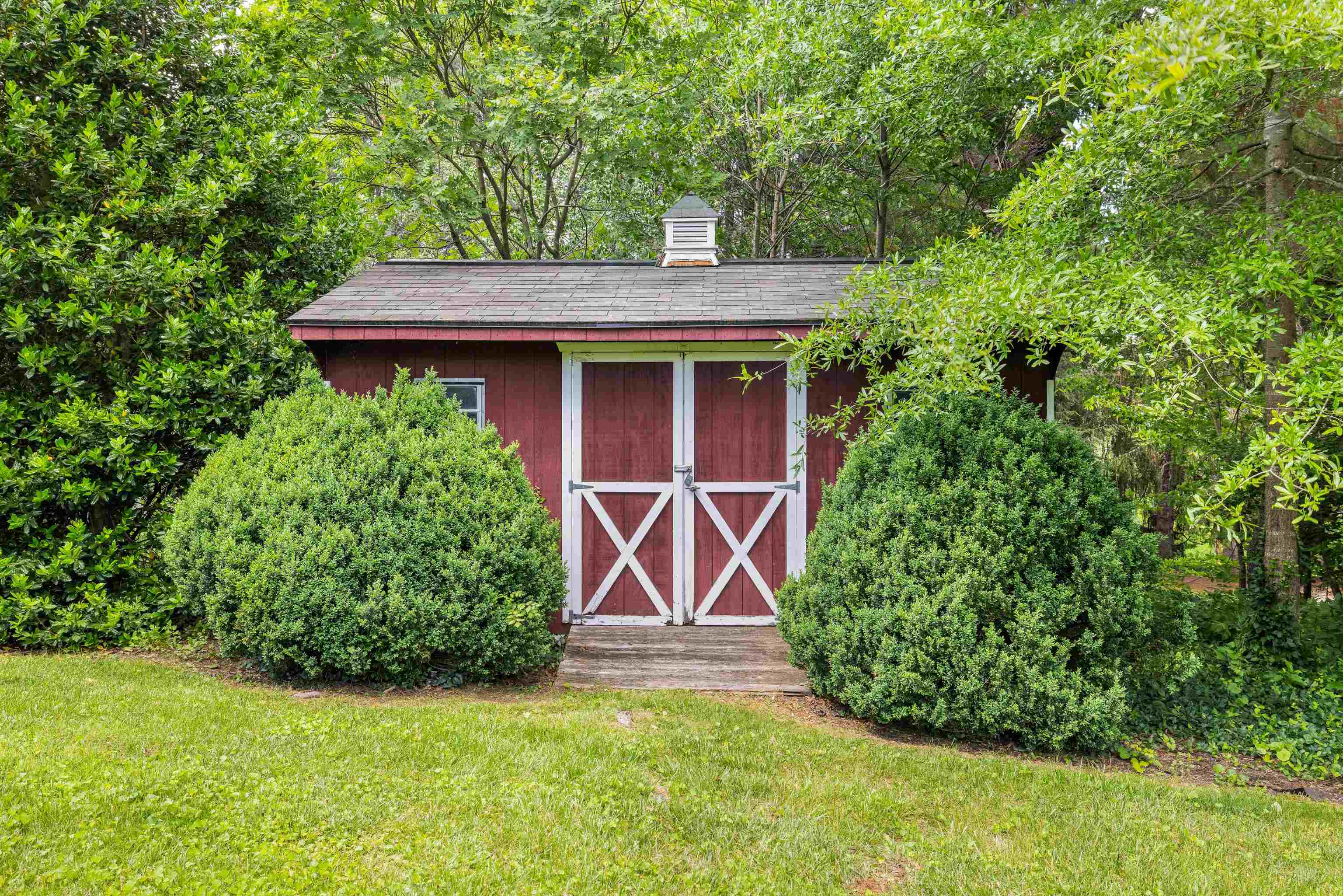 1010 FAIRWAY DR, WAYNESBORO, Virginia 22980, 4 Bedrooms Bedrooms, ,3 BathroomsBathrooms,Residential,1010 FAIRWAY DR,665290 MLS # 665290
