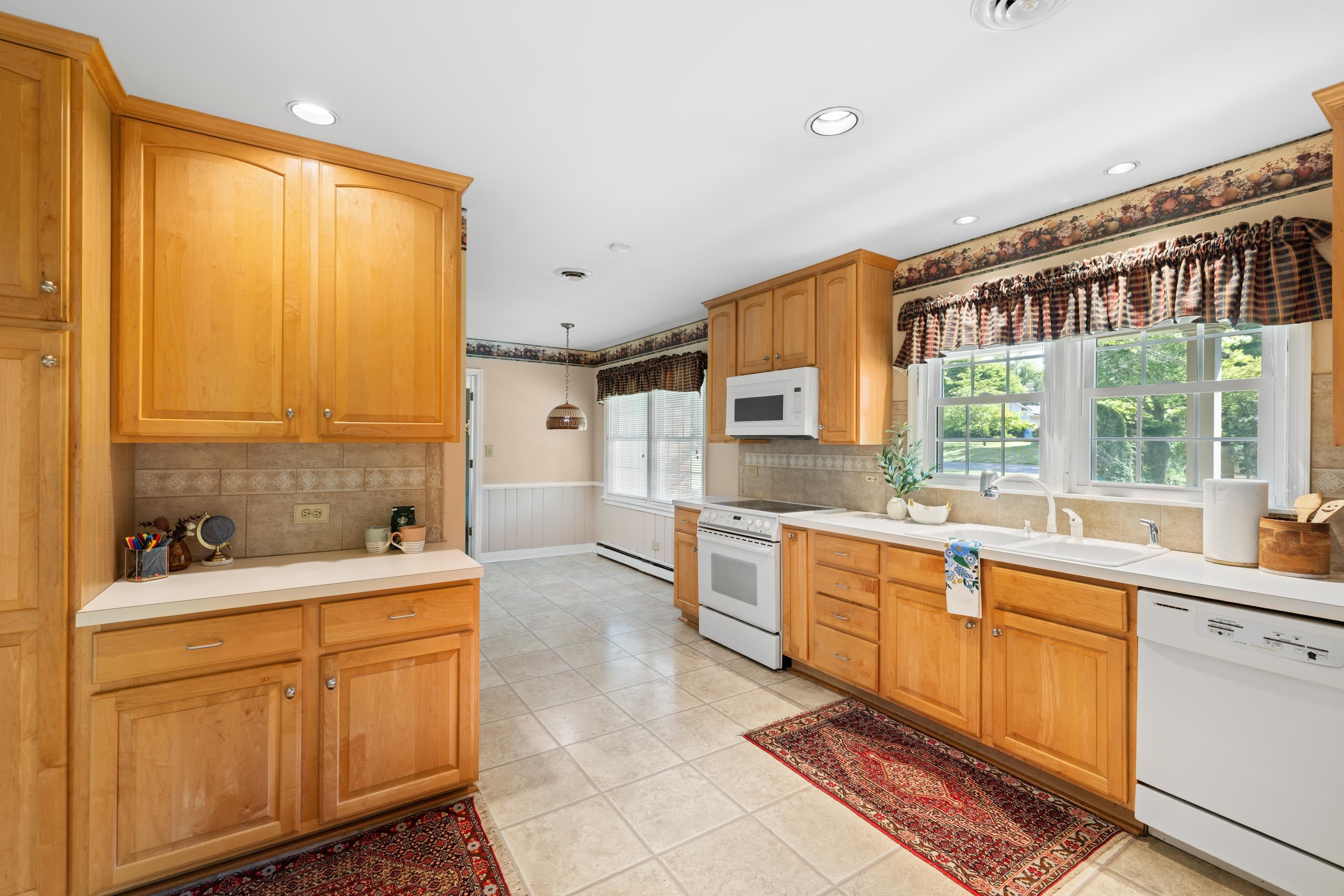 1010 FAIRWAY DR, WAYNESBORO, Virginia 22980, 4 Bedrooms Bedrooms, ,3 BathroomsBathrooms,Residential,1010 FAIRWAY DR,665290 MLS # 665290