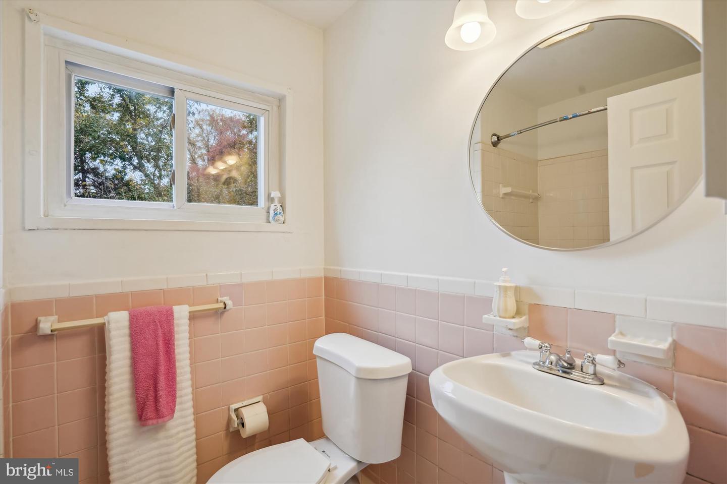 4132 LEONARD DR, FAIRFAX, Virginia 22030, 3 Bedrooms Bedrooms, ,1 BathroomBathrooms,Residential,For sale,4132 LEONARD DR,VAFC2006144 MLS # VAFC2006144