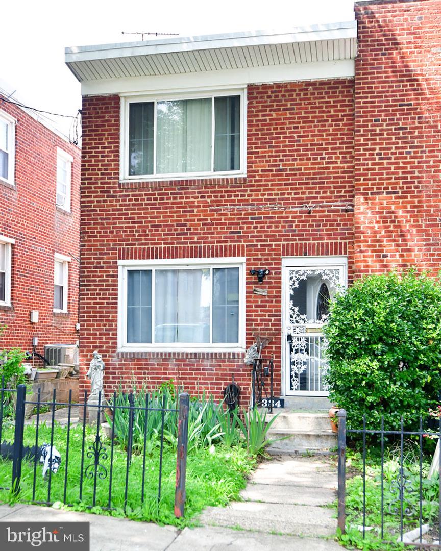 334 NICHOLSON ST NE, WASHINGTON, District Of Columbia 20011, 3 Bedrooms Bedrooms, ,2 BathroomsBathrooms,Residential,For sale,334 NICHOLSON ST NE,DCDC2196302 MLS # DCDC2196302