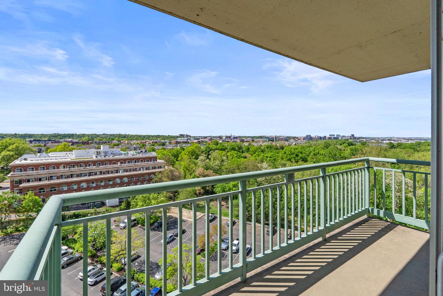 501 SLATERS LN #1016, ALEXANDRIA, Virginia 22314, 1 Bedroom Bedrooms, ,1 BathroomBathrooms,Residential,For sale,501 SLATERS LN #1016,VAAX2044510 MLS # VAAX2044510