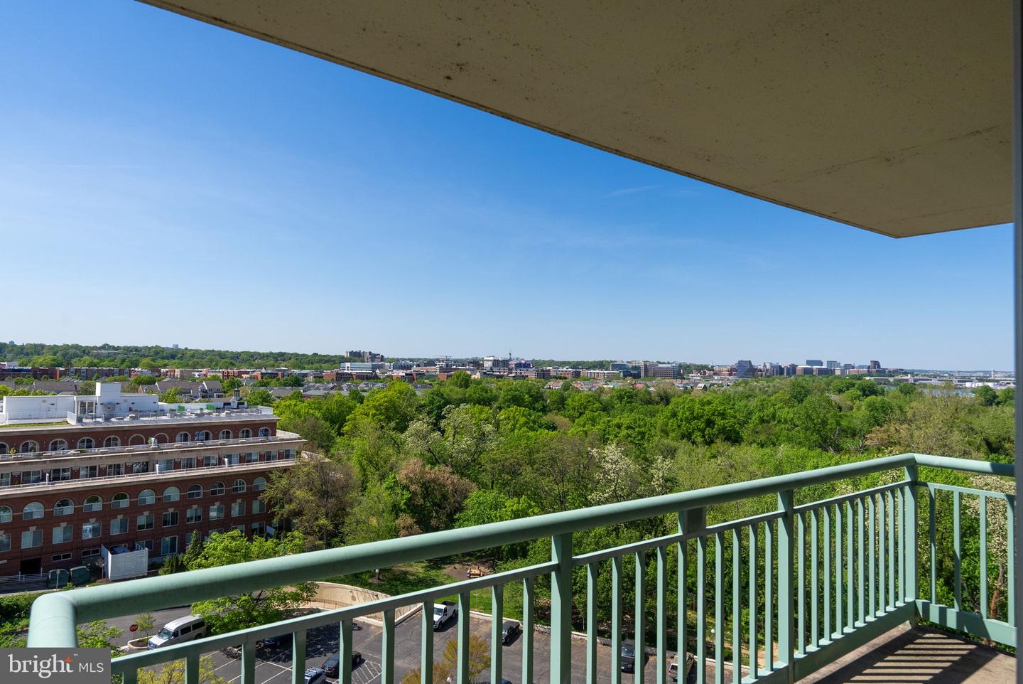 501 SLATERS LN #1016, ALEXANDRIA, Virginia 22314, 1 Bedroom Bedrooms, ,1 BathroomBathrooms,Residential,For sale,501 SLATERS LN #1016,VAAX2044510 MLS # VAAX2044510