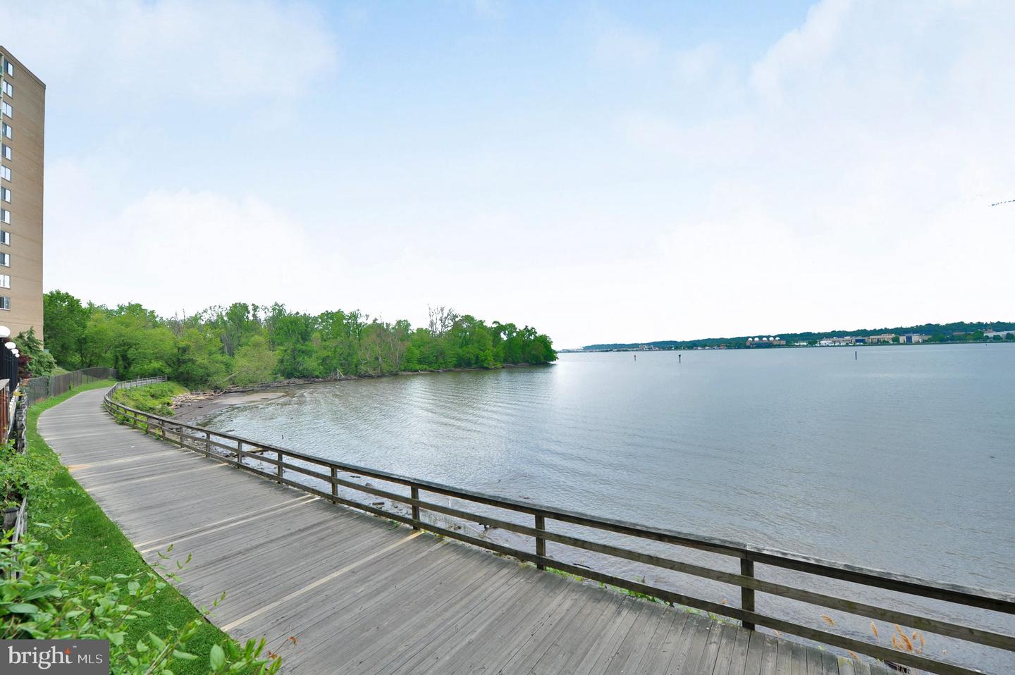 501 SLATERS LN #1016, ALEXANDRIA, Virginia 22314, 1 Bedroom Bedrooms, ,1 BathroomBathrooms,Residential,For sale,501 SLATERS LN #1016,VAAX2044510 MLS # VAAX2044510