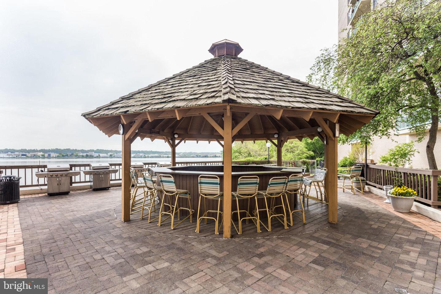 501 SLATERS LN #1016, ALEXANDRIA, Virginia 22314, 1 Bedroom Bedrooms, ,1 BathroomBathrooms,Residential,For sale,501 SLATERS LN #1016,VAAX2044510 MLS # VAAX2044510