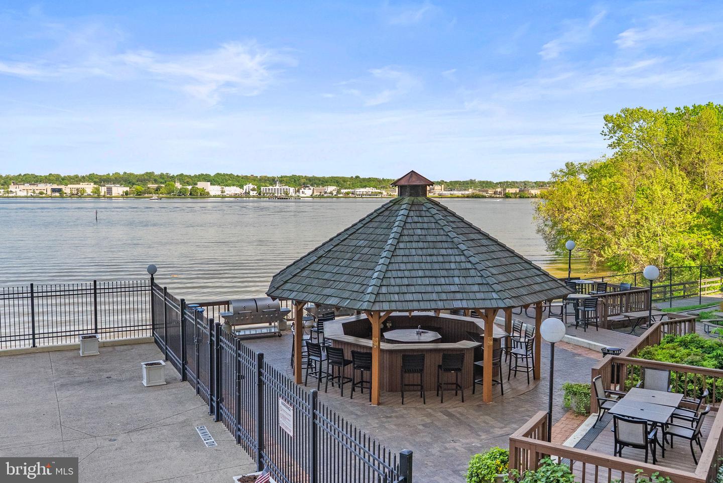501 SLATERS LN #1016, ALEXANDRIA, Virginia 22314, 1 Bedroom Bedrooms, ,1 BathroomBathrooms,Residential,For sale,501 SLATERS LN #1016,VAAX2044510 MLS # VAAX2044510