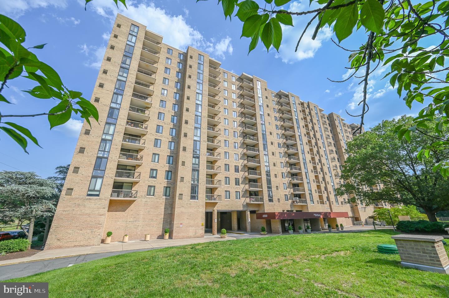 4500 FOUR MILE RUN DR #211, ARLINGTON, Virginia 22204, 1 Bedroom Bedrooms, ,1 BathroomBathrooms,Residential,For sale,4500 FOUR MILE RUN DR #211,VAAR2058024 MLS # VAAR2058024
