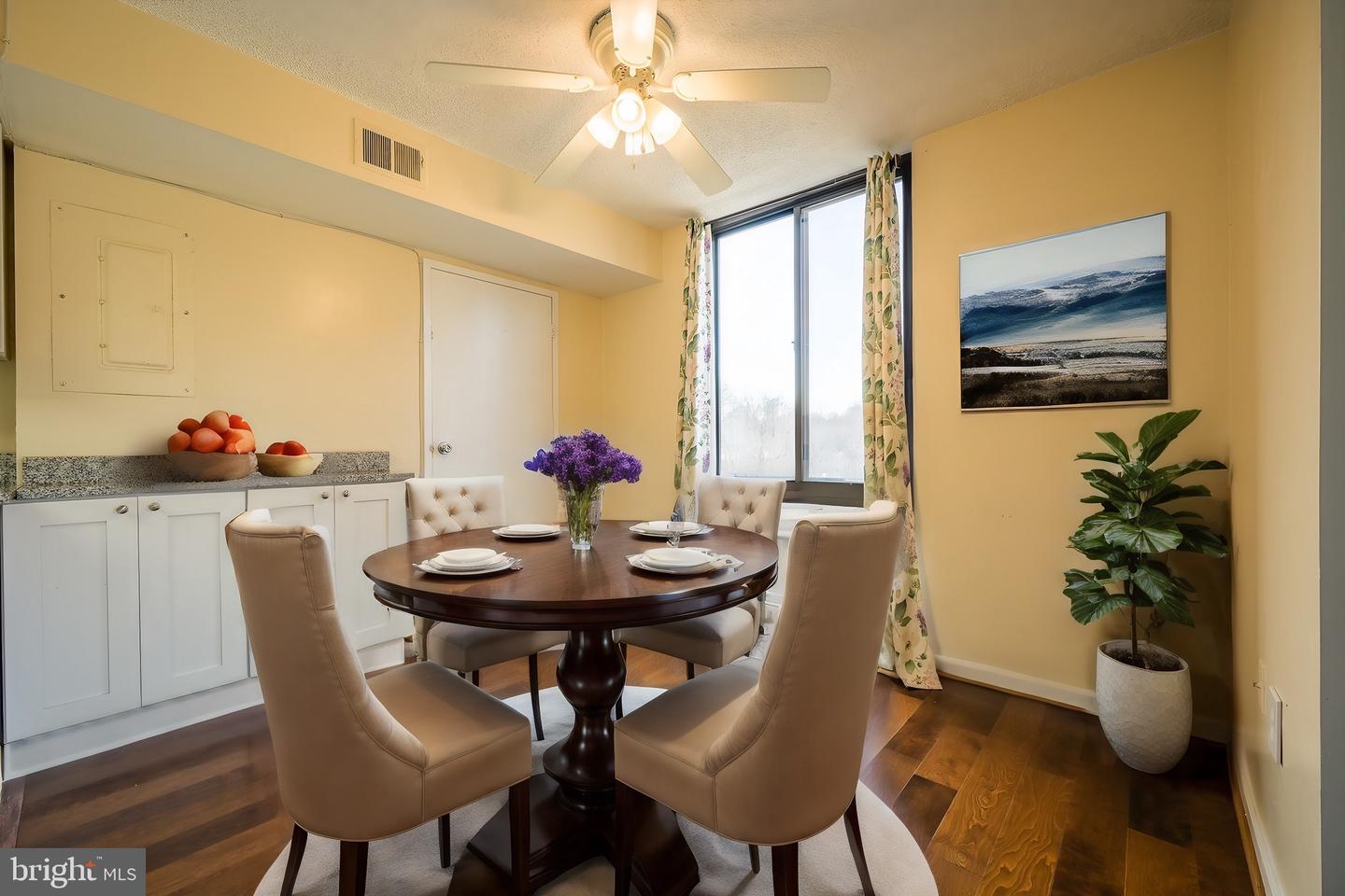 4500 FOUR MILE RUN DR #211, ARLINGTON, Virginia 22204, 1 Bedroom Bedrooms, ,1 BathroomBathrooms,Residential,For sale,4500 FOUR MILE RUN DR #211,VAAR2058024 MLS # VAAR2058024