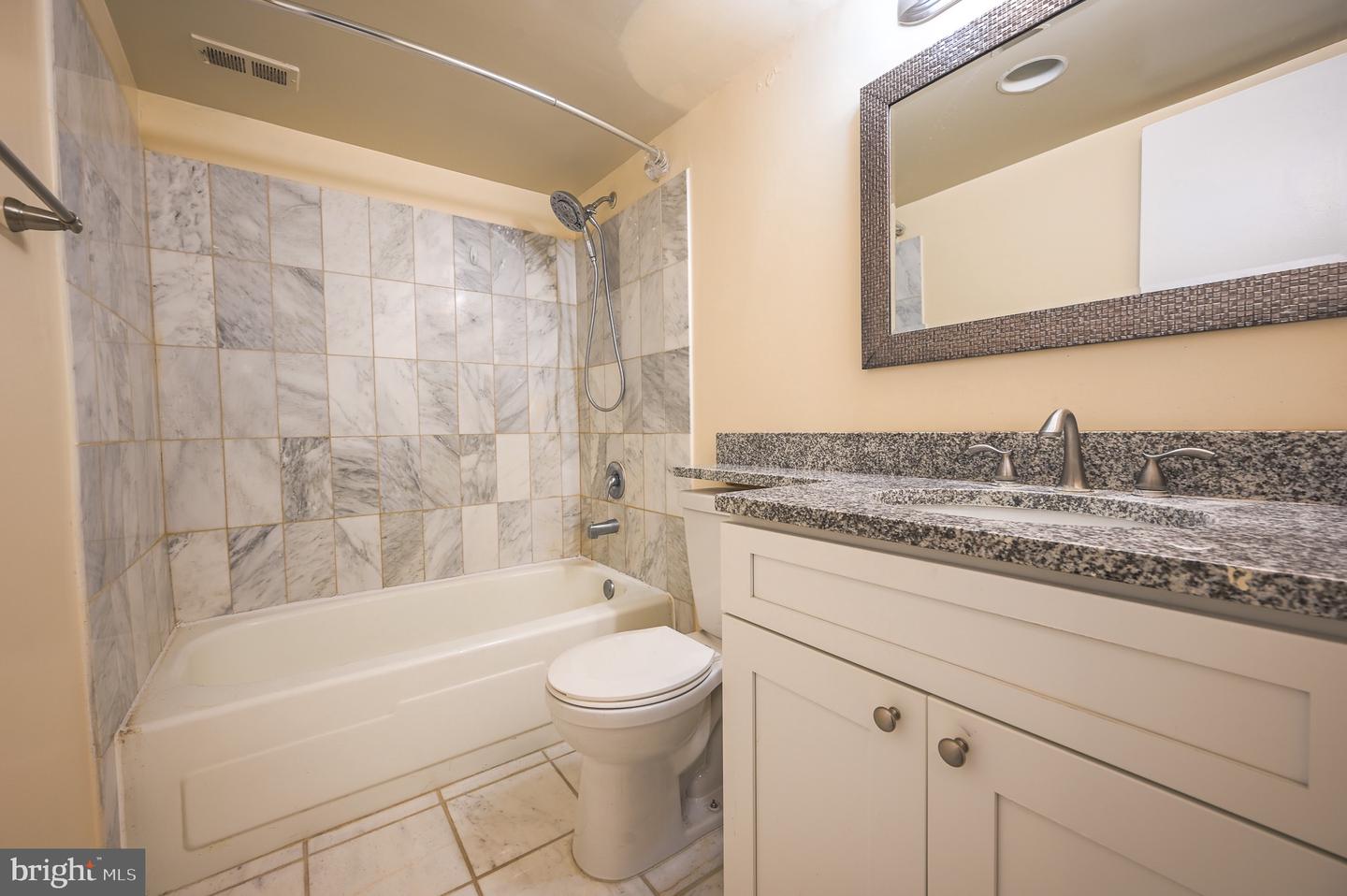 4500 FOUR MILE RUN DR #211, ARLINGTON, Virginia 22204, 1 Bedroom Bedrooms, ,1 BathroomBathrooms,Residential,For sale,4500 FOUR MILE RUN DR #211,VAAR2058024 MLS # VAAR2058024