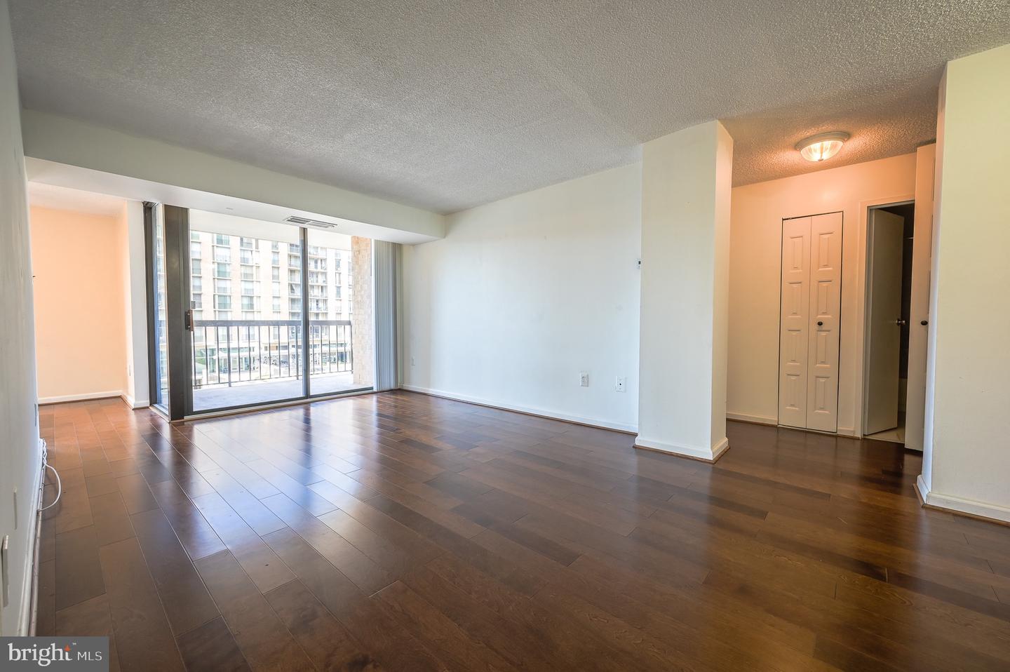 4500 FOUR MILE RUN DR #211, ARLINGTON, Virginia 22204, 1 Bedroom Bedrooms, ,1 BathroomBathrooms,Residential,For sale,4500 FOUR MILE RUN DR #211,VAAR2058024 MLS # VAAR2058024
