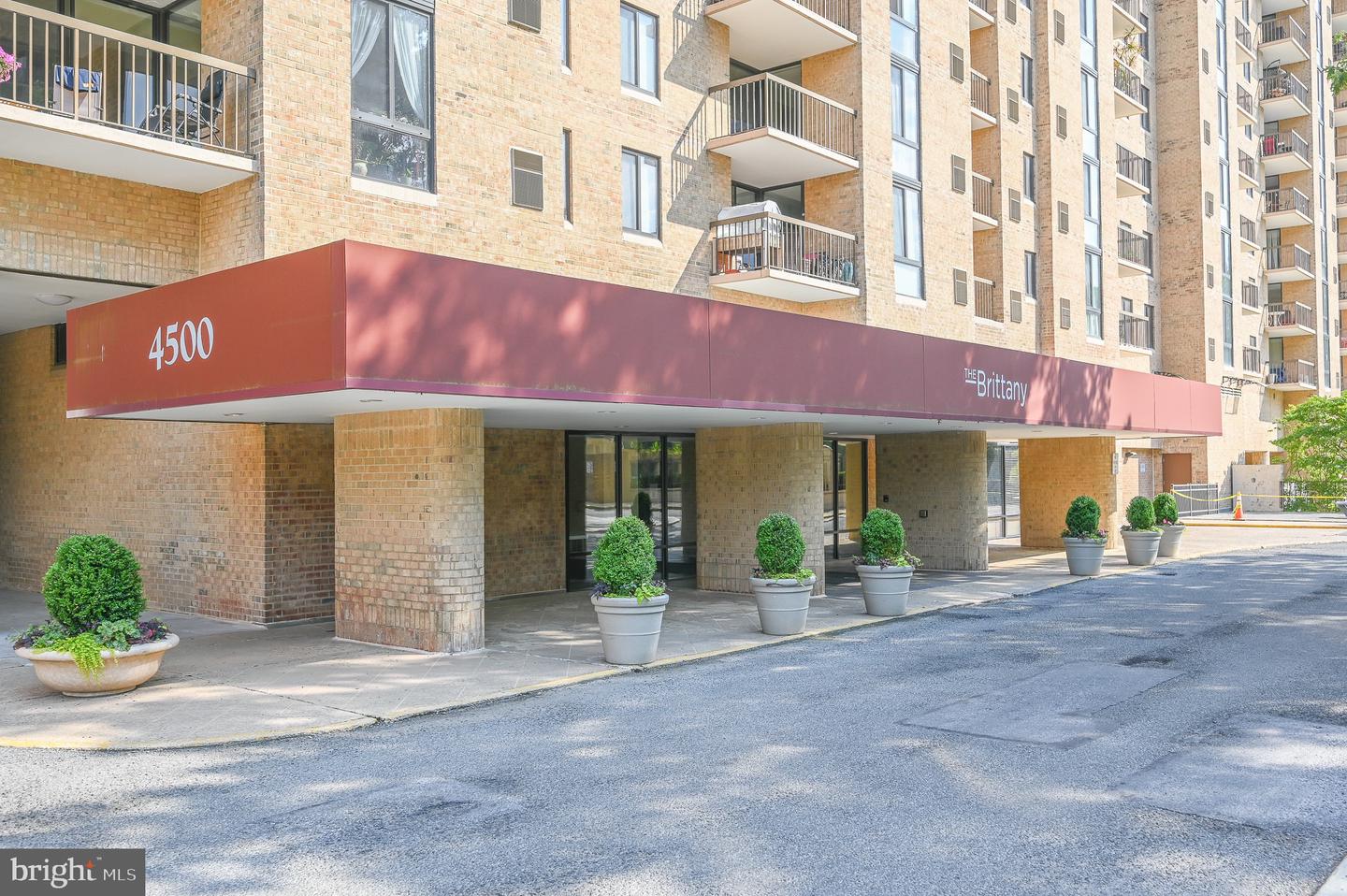 4500 FOUR MILE RUN DR #211, ARLINGTON, Virginia 22204, 1 Bedroom Bedrooms, ,1 BathroomBathrooms,Residential,For sale,4500 FOUR MILE RUN DR #211,VAAR2058024 MLS # VAAR2058024