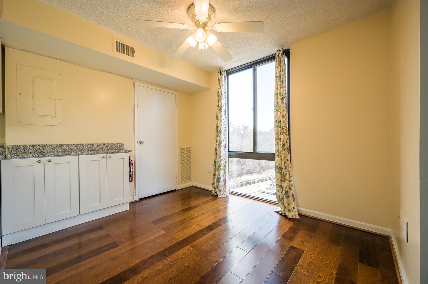 4500 FOUR MILE RUN DR #211, ARLINGTON, Virginia 22204, 1 Bedroom Bedrooms, ,1 BathroomBathrooms,Residential,For sale,4500 FOUR MILE RUN DR #211,VAAR2058024 MLS # VAAR2058024