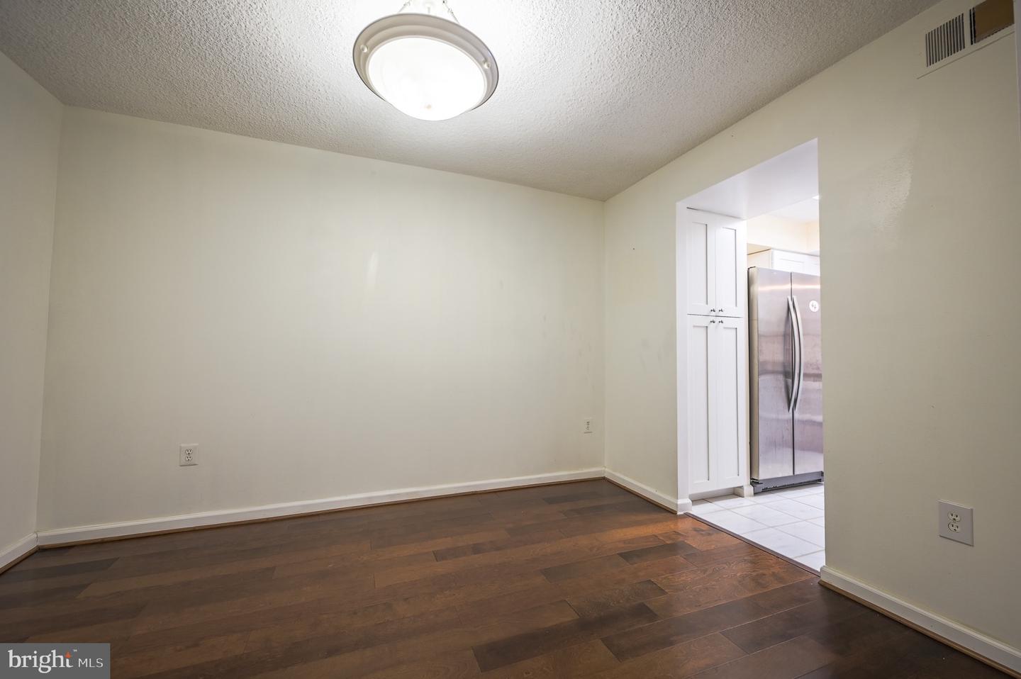 4500 FOUR MILE RUN DR #211, ARLINGTON, Virginia 22204, 1 Bedroom Bedrooms, ,1 BathroomBathrooms,Residential,For sale,4500 FOUR MILE RUN DR #211,VAAR2058024 MLS # VAAR2058024