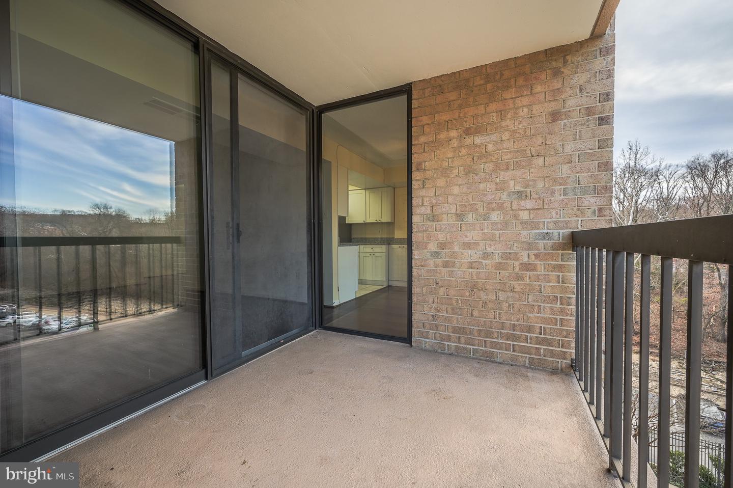 4500 FOUR MILE RUN DR #211, ARLINGTON, Virginia 22204, 1 Bedroom Bedrooms, ,1 BathroomBathrooms,Residential,For sale,4500 FOUR MILE RUN DR #211,VAAR2058024 MLS # VAAR2058024