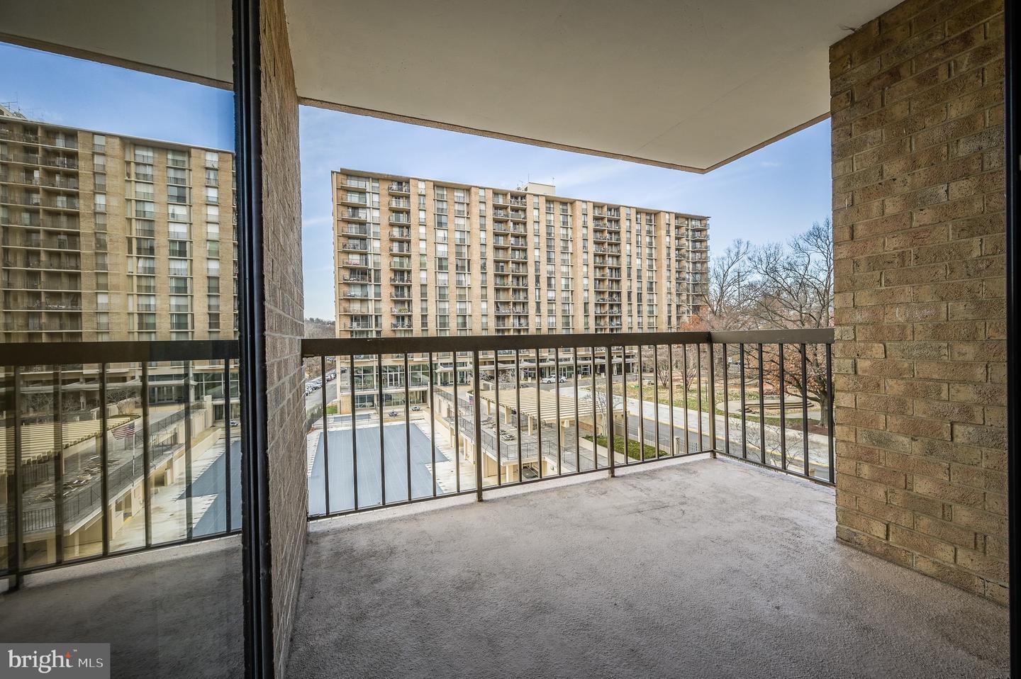4500 FOUR MILE RUN DR #211, ARLINGTON, Virginia 22204, 1 Bedroom Bedrooms, ,1 BathroomBathrooms,Residential,For sale,4500 FOUR MILE RUN DR #211,VAAR2058024 MLS # VAAR2058024