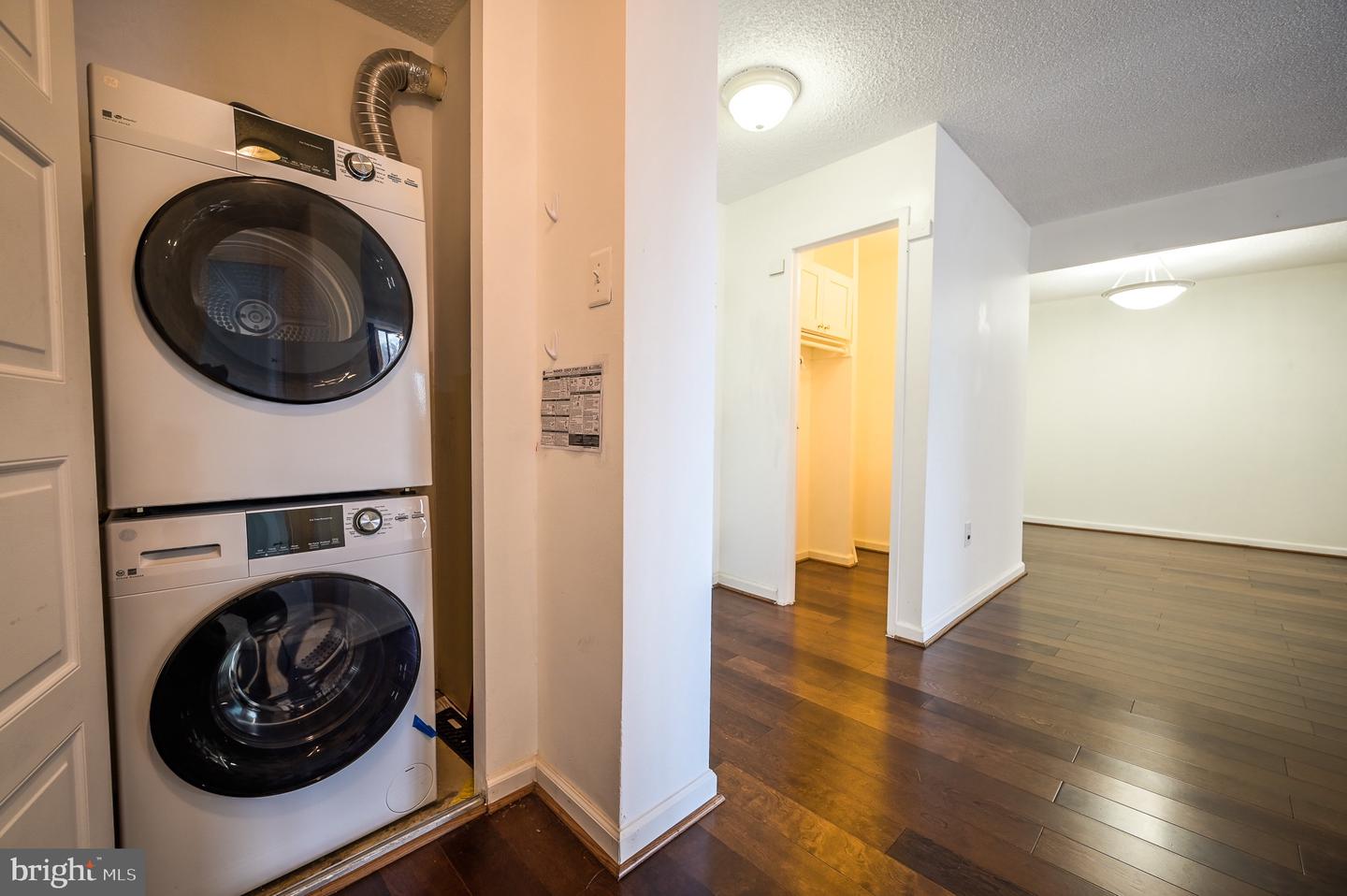 4500 FOUR MILE RUN DR #211, ARLINGTON, Virginia 22204, 1 Bedroom Bedrooms, ,1 BathroomBathrooms,Residential,For sale,4500 FOUR MILE RUN DR #211,VAAR2058024 MLS # VAAR2058024