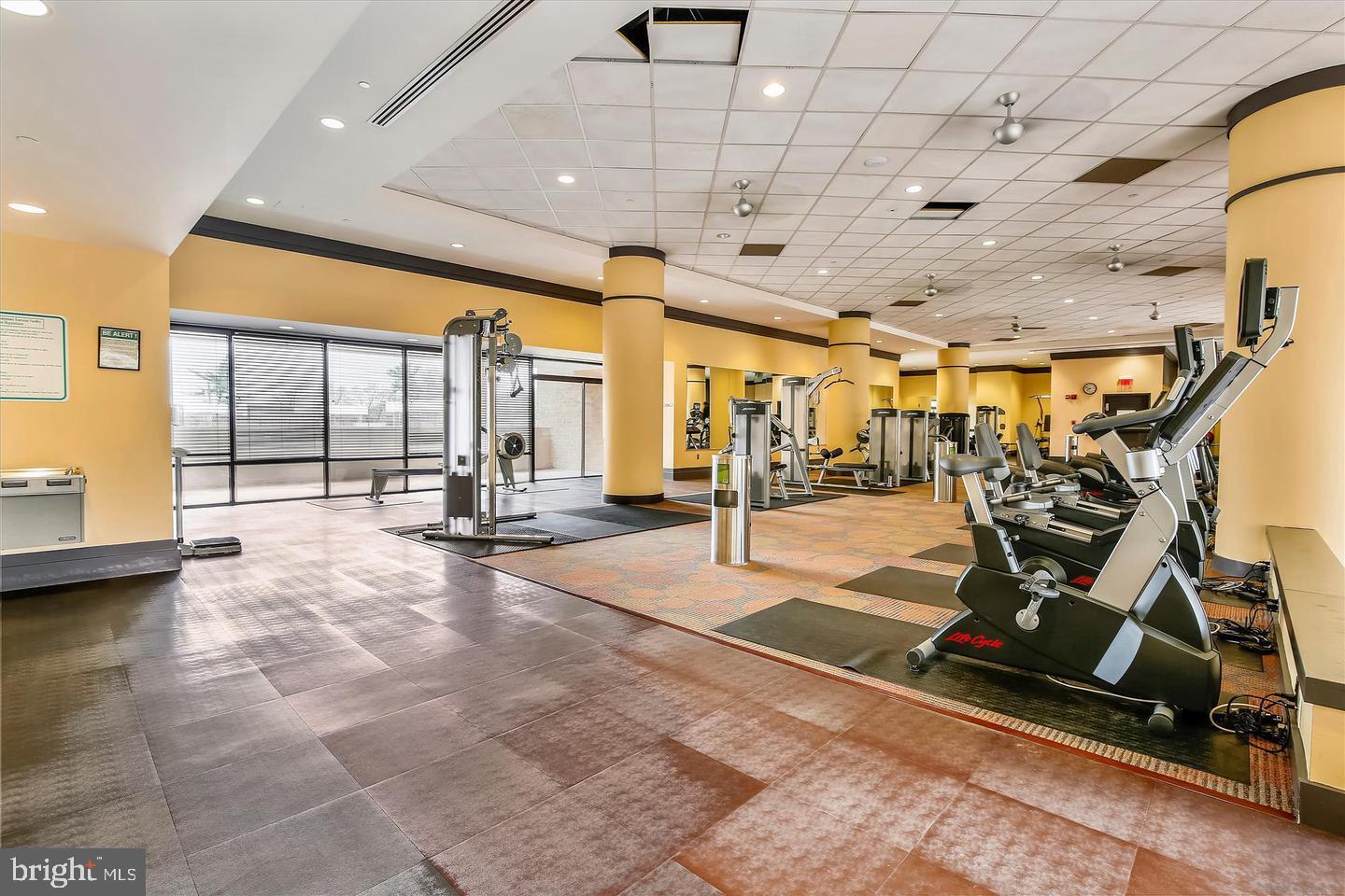4500 FOUR MILE RUN DR #211, ARLINGTON, Virginia 22204, 1 Bedroom Bedrooms, ,1 BathroomBathrooms,Residential,For sale,4500 FOUR MILE RUN DR #211,VAAR2058024 MLS # VAAR2058024