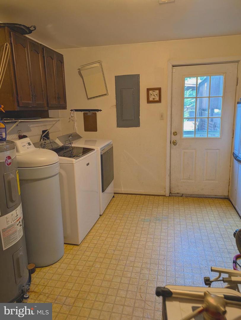 7022 STAFFORD ST, WARRENTON, Virginia 20187, 3 Bedrooms Bedrooms, ,2 BathroomsBathrooms,Residential,For sale,7022 STAFFORD ST,VAFQ2016772 MLS # VAFQ2016772
