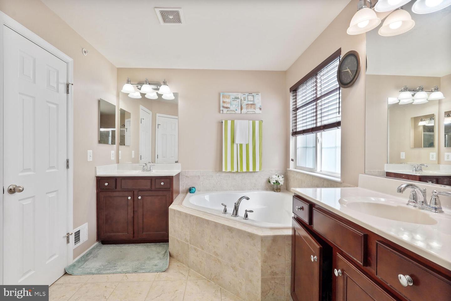3441 EAGLE RIDGE DR, WOODBRIDGE, Virginia 22191, 5 Bedrooms Bedrooms, 10 Rooms Rooms,3 BathroomsBathrooms,Residential,For sale,3441 EAGLE RIDGE DR,VAPW2095650 MLS # VAPW2095650
