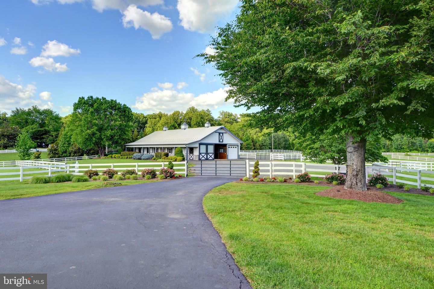 6501 CLIFTON RD, CLIFTON, Virginia 20124, 5 Bedrooms Bedrooms, ,4 BathroomsBathrooms,Residential,For sale,6501 CLIFTON RD,VAFX2243532 MLS # VAFX2243532