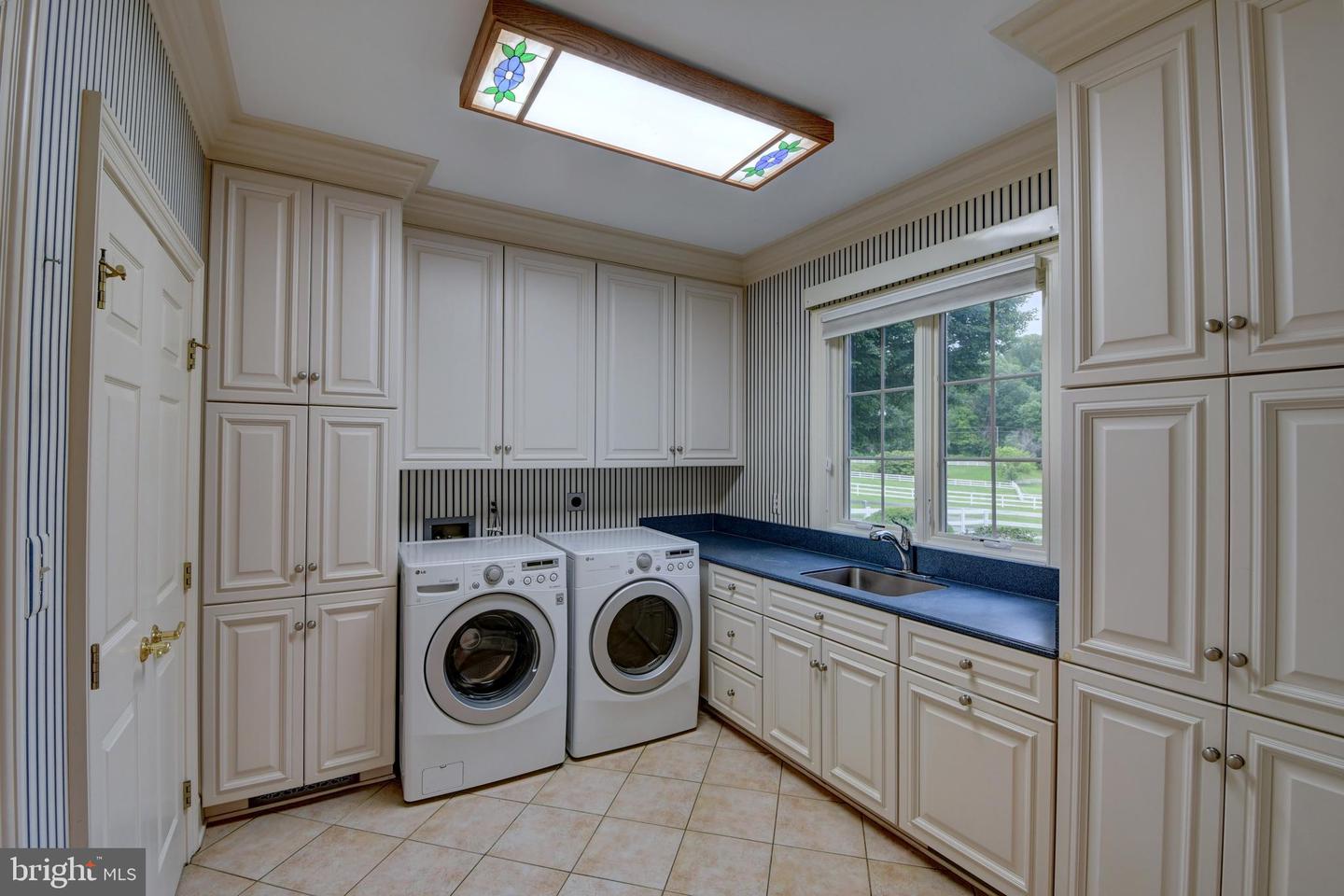 6501 CLIFTON RD, CLIFTON, Virginia 20124, 5 Bedrooms Bedrooms, ,4 BathroomsBathrooms,Residential,For sale,6501 CLIFTON RD,VAFX2243532 MLS # VAFX2243532