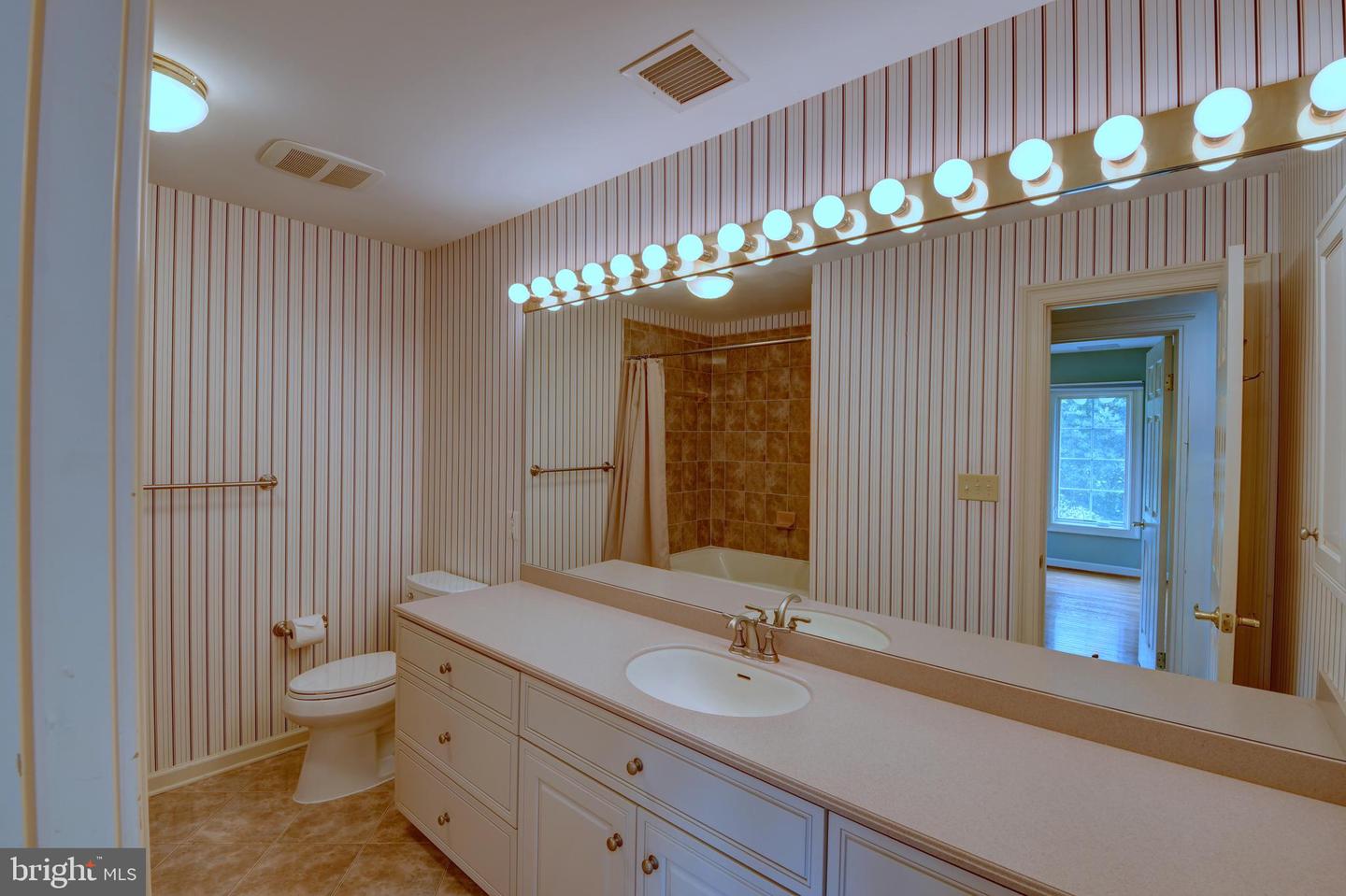 6501 CLIFTON RD, CLIFTON, Virginia 20124, 5 Bedrooms Bedrooms, ,4 BathroomsBathrooms,Residential,For sale,6501 CLIFTON RD,VAFX2243532 MLS # VAFX2243532