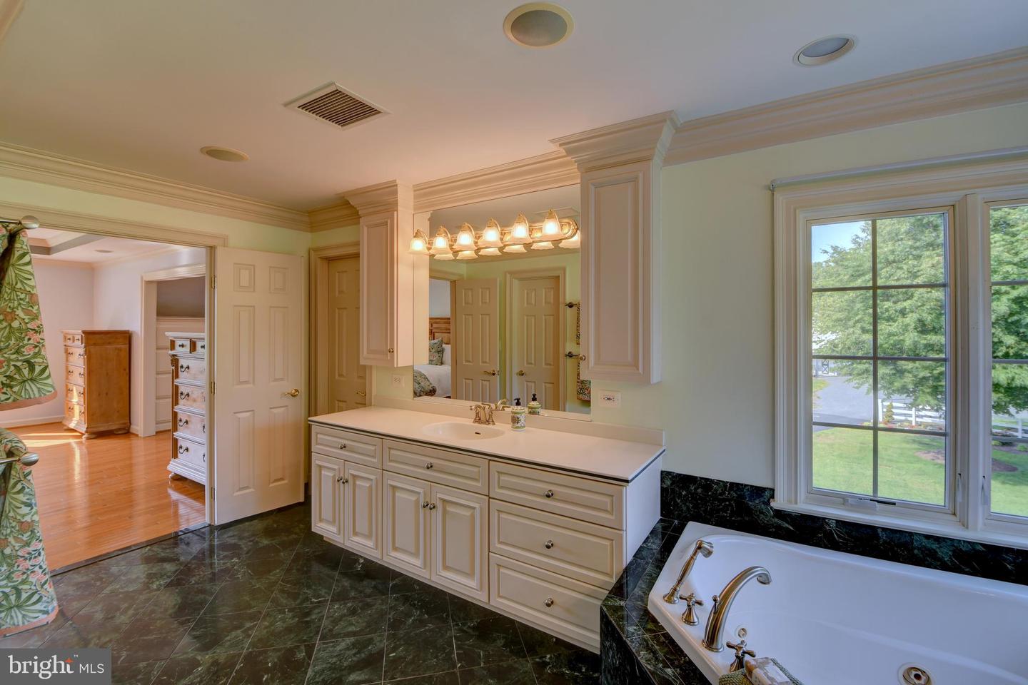 6501 CLIFTON RD, CLIFTON, Virginia 20124, 5 Bedrooms Bedrooms, ,4 BathroomsBathrooms,Residential,For sale,6501 CLIFTON RD,VAFX2243532 MLS # VAFX2243532