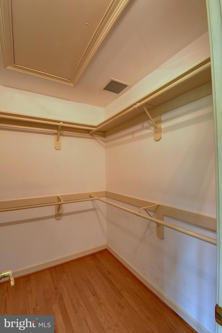 6501 CLIFTON RD, CLIFTON, Virginia 20124, 5 Bedrooms Bedrooms, ,4 BathroomsBathrooms,Residential,For sale,6501 CLIFTON RD,VAFX2243532 MLS # VAFX2243532